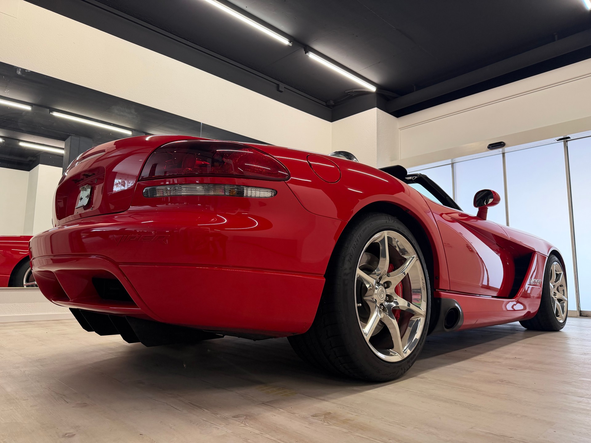 DODGE Viper SRT-10-image-11