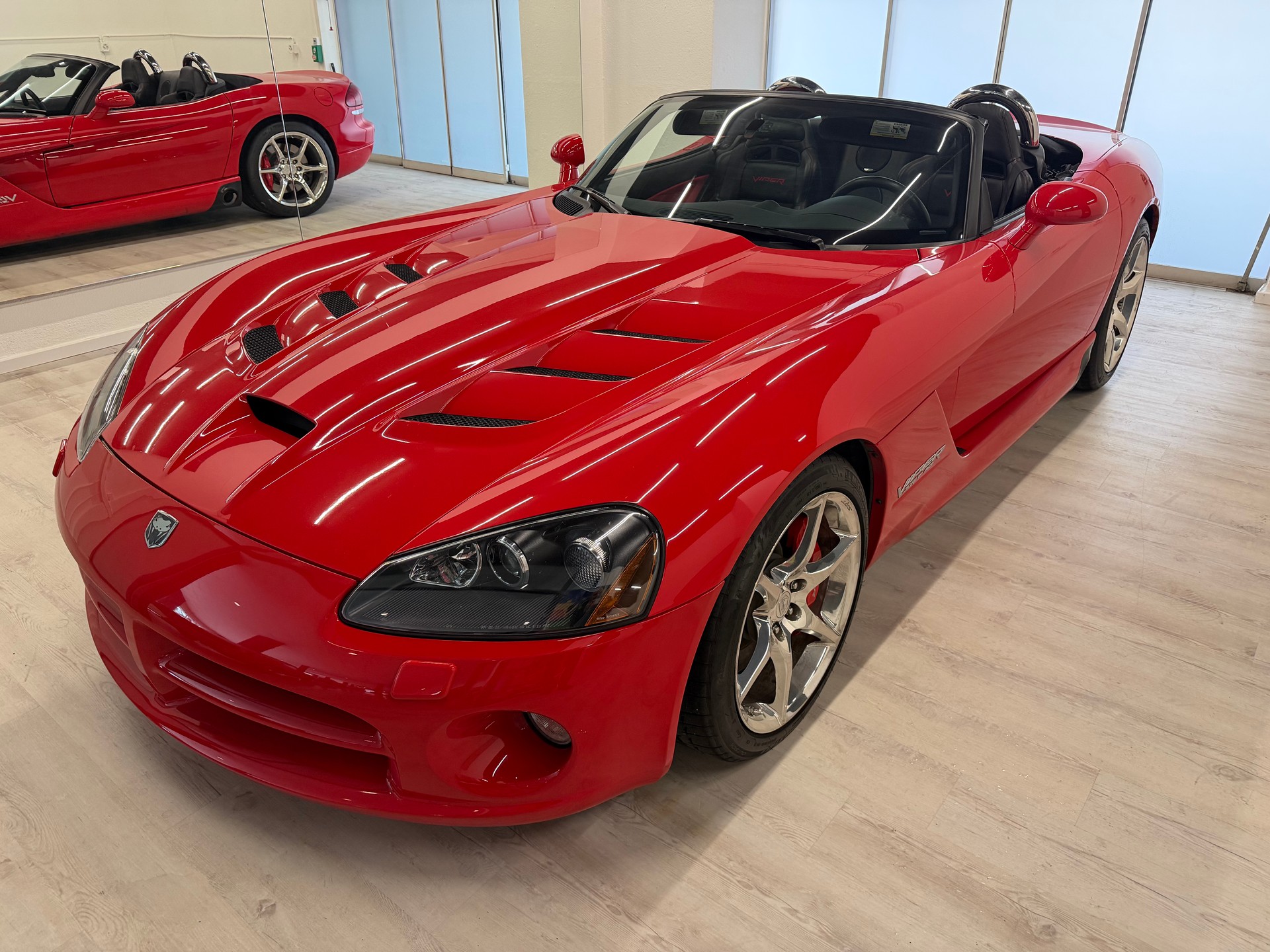 DODGE Viper SRT-10