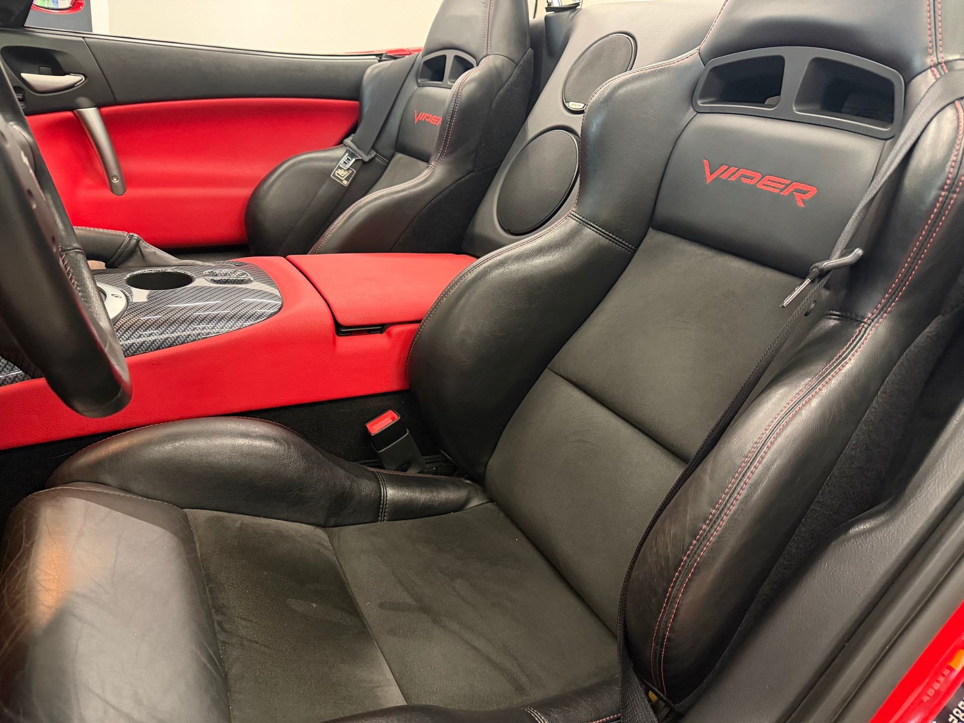 DODGE Viper SRT-10-image-17