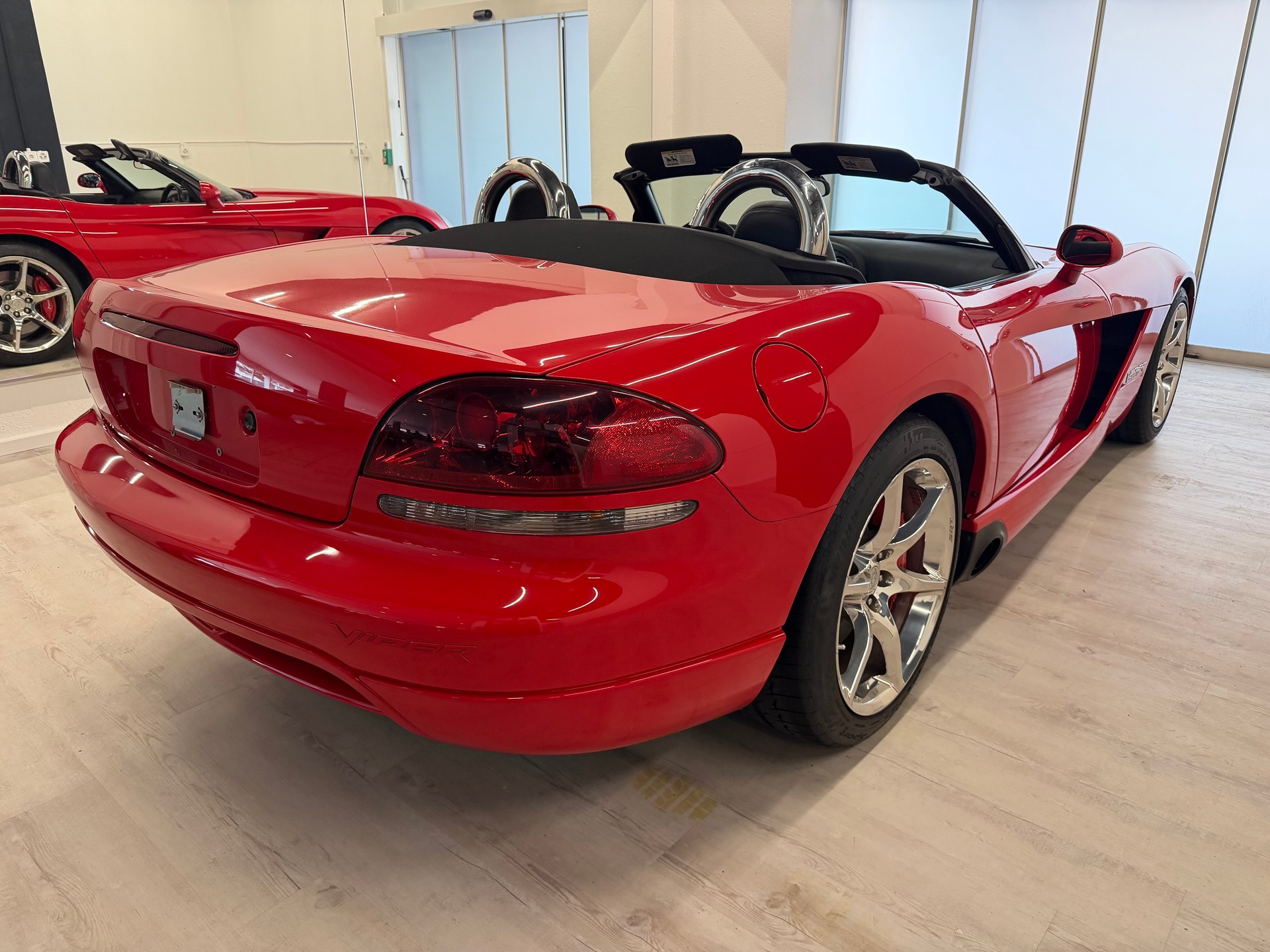 DODGE Viper SRT-10-image-9