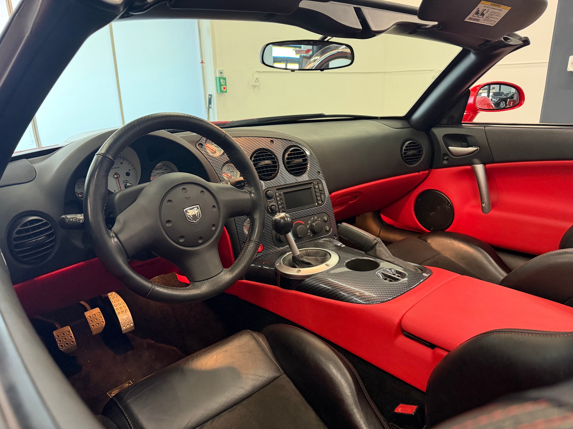 DODGE Viper SRT-10-image-16