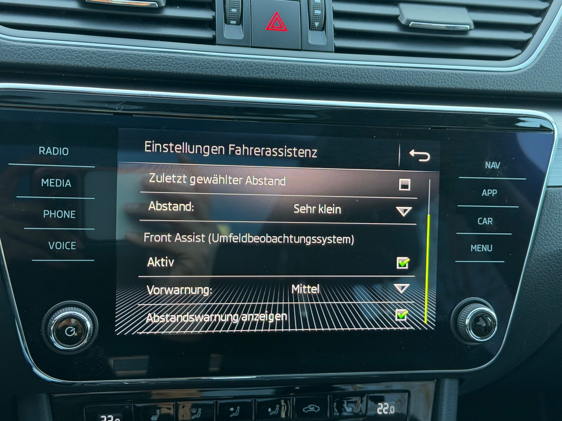 SKODA Superb Combi 2.0 TSI Style DSG 4x4-image-23