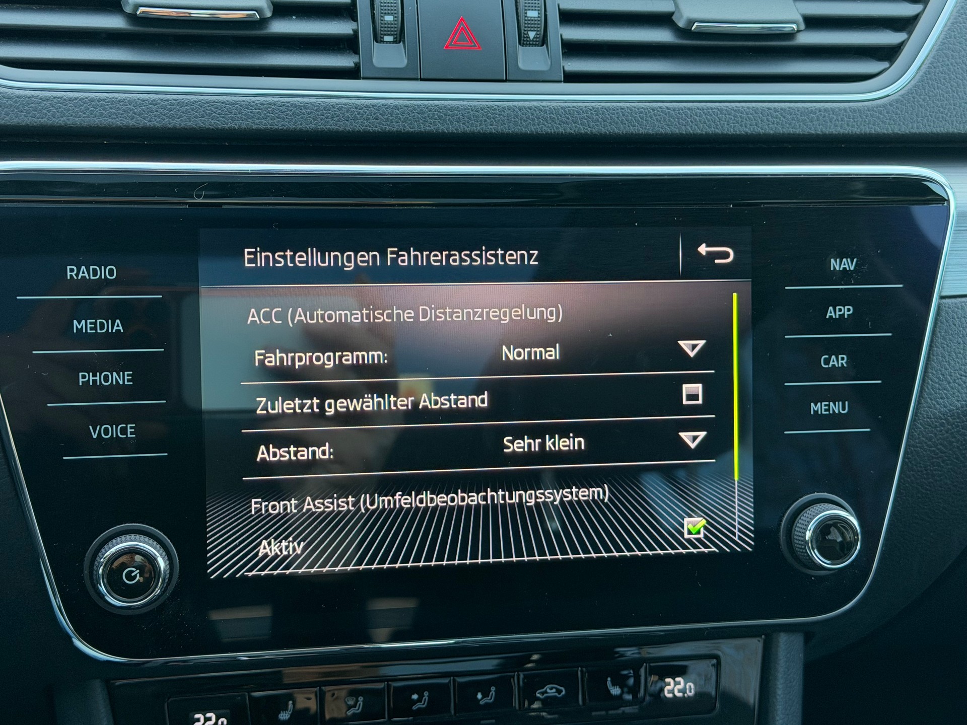 SKODA Superb Combi 2.0 TSI Style DSG 4x4-image-22