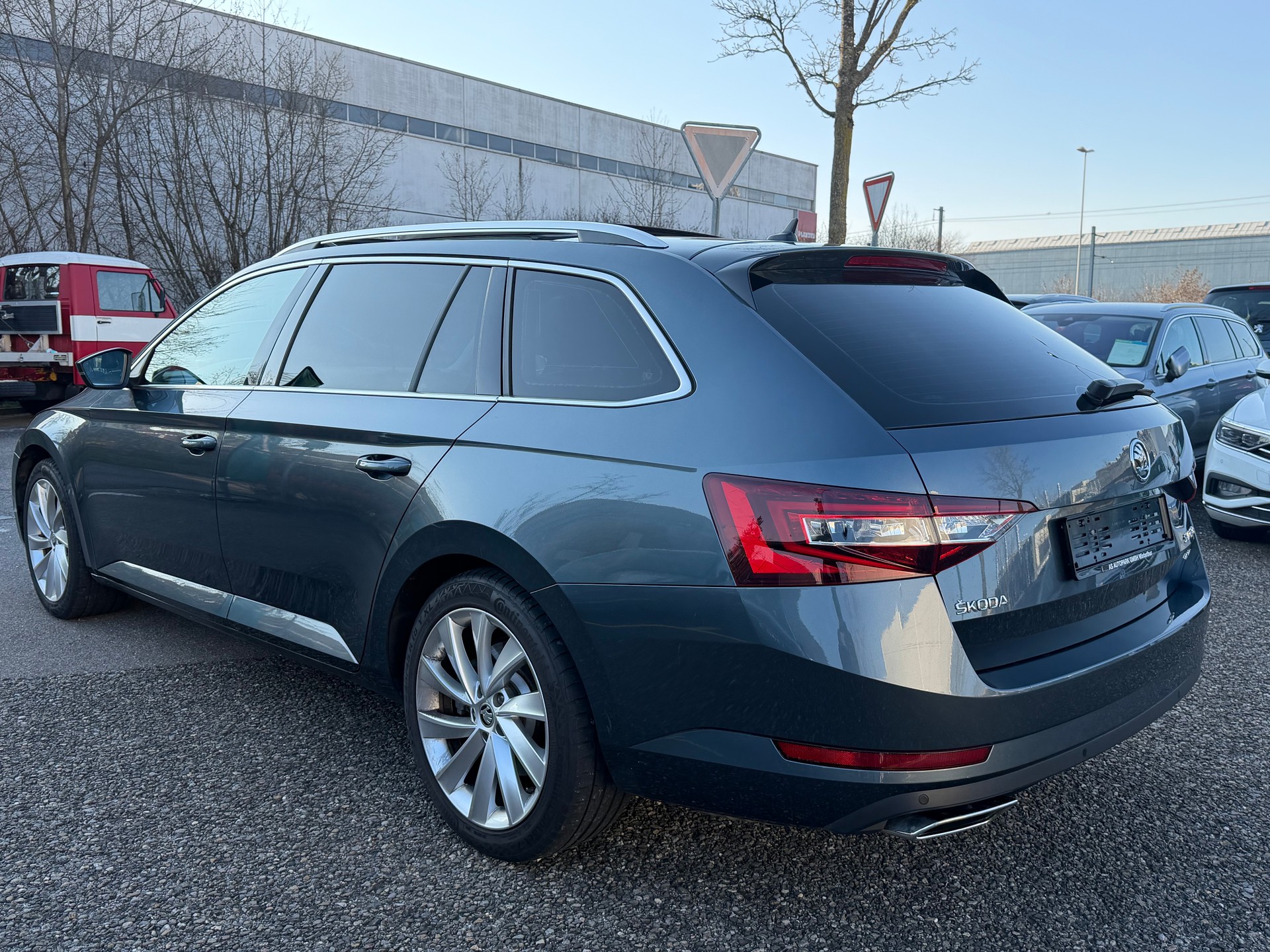 SKODA Superb Combi 2.0 TSI Style DSG 4x4-image-6