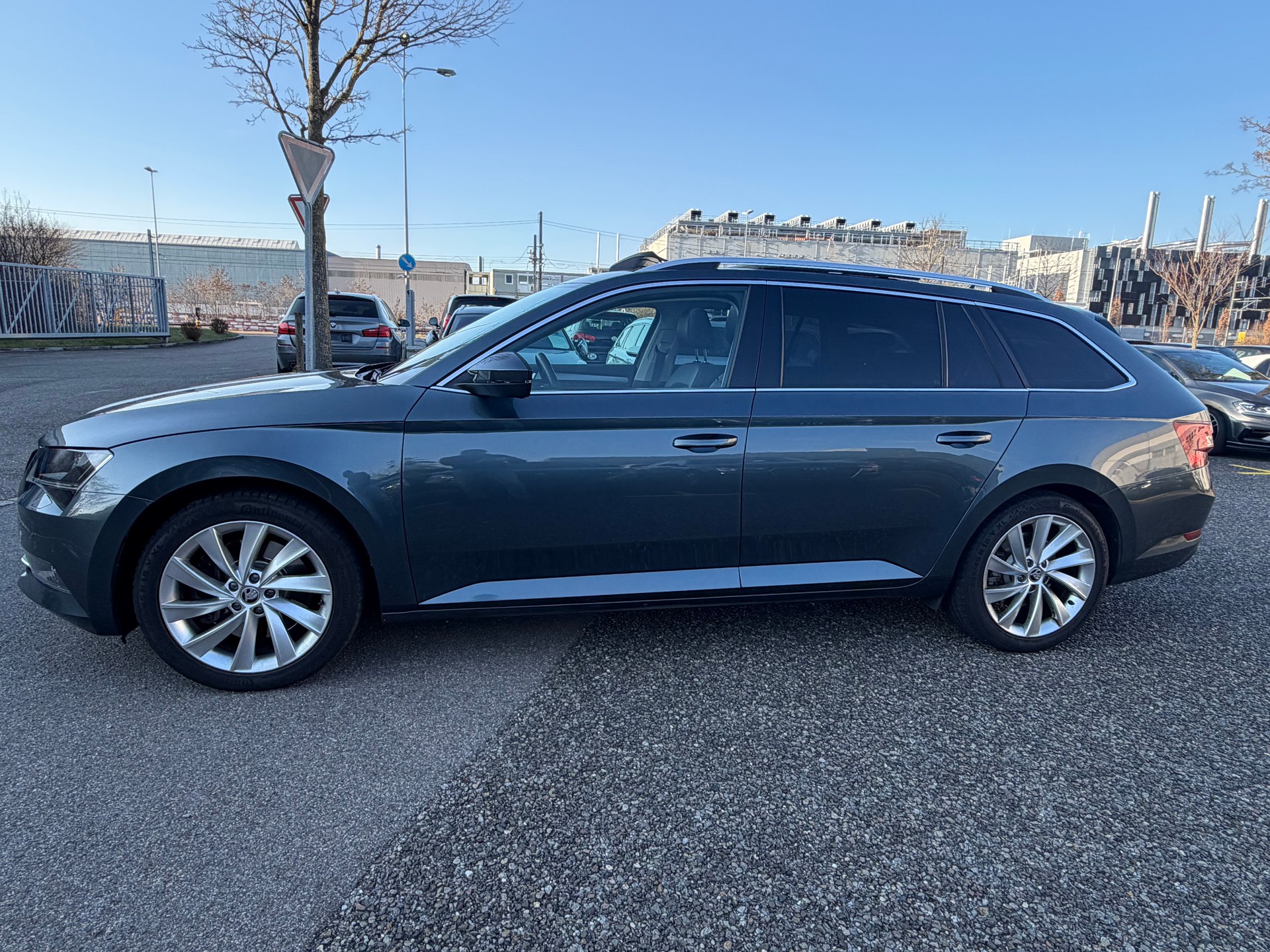 SKODA Superb Combi 2.0 TSI Style DSG 4x4-image-7