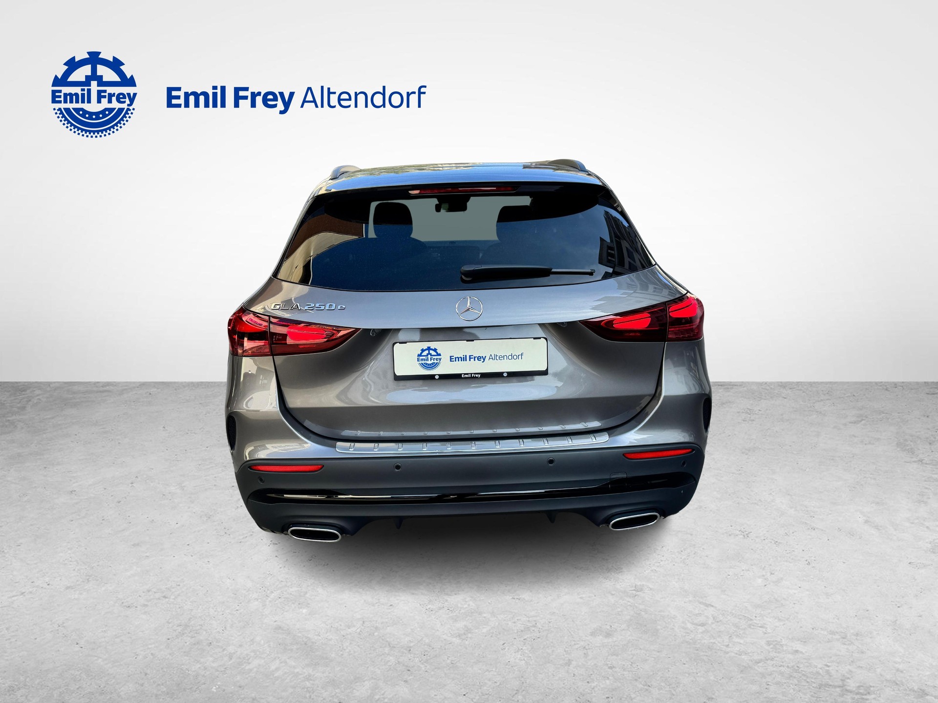 MERCEDES-BENZ GLA 250 e EQ Star AMG Line-showroom-element-3