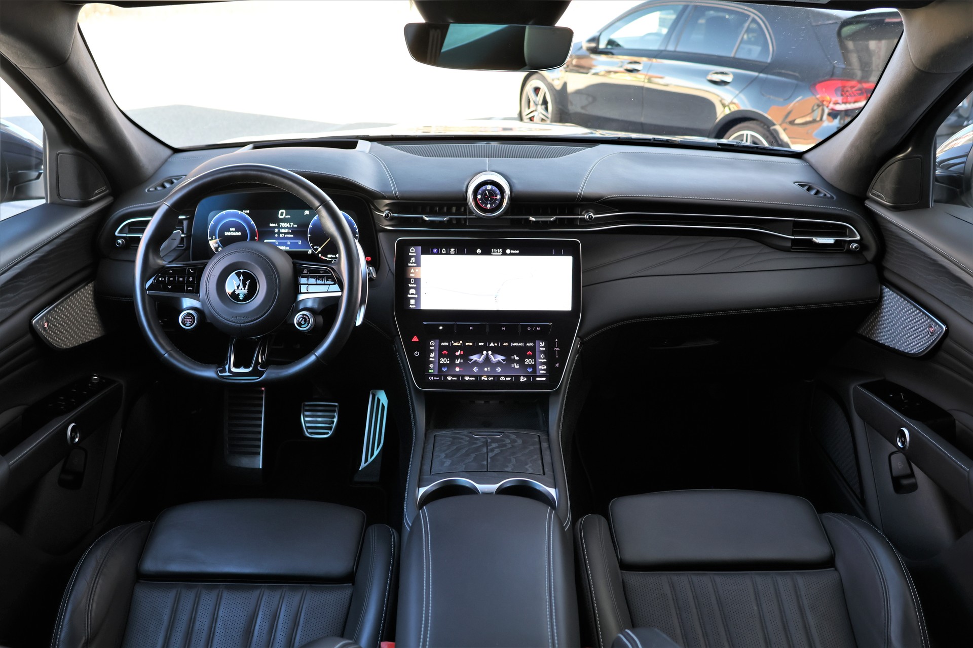 MASERATI Grecale 2.0 MHEV Modena Hybrid Automatica (CH)-image-17