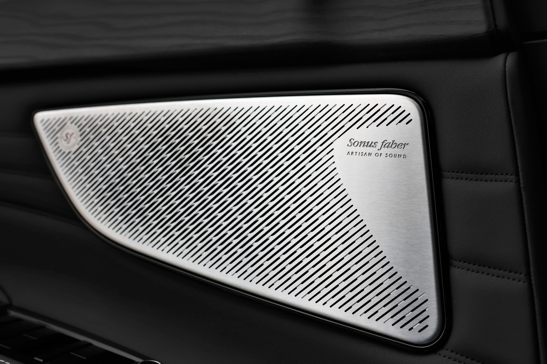 MASERATI Grecale 2.0 MHEV Modena Hybrid Automatica (CH)-image-9