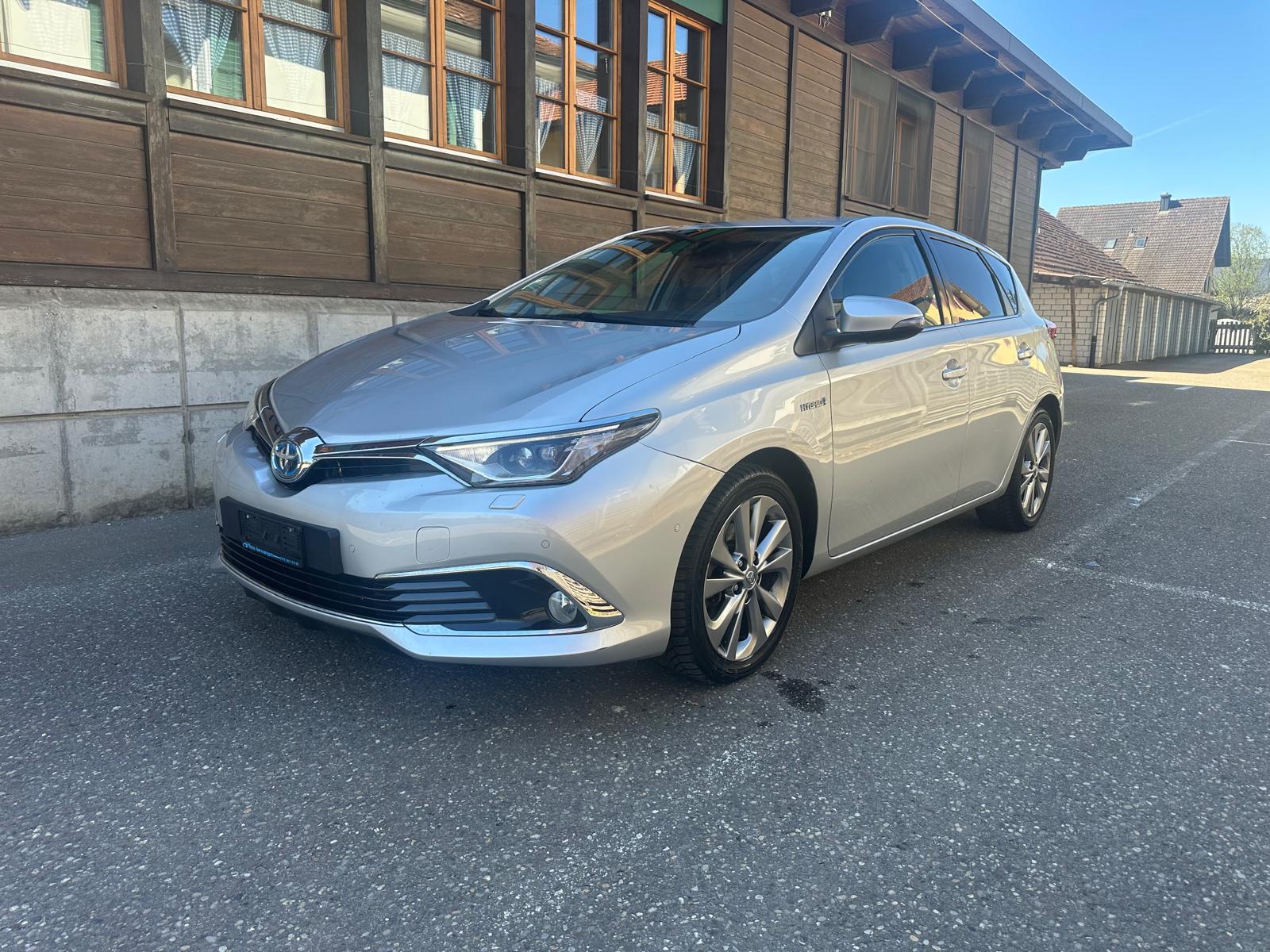 TOYOTA Auris 1.8 HSD Sol e-CVT-showroom-element-1