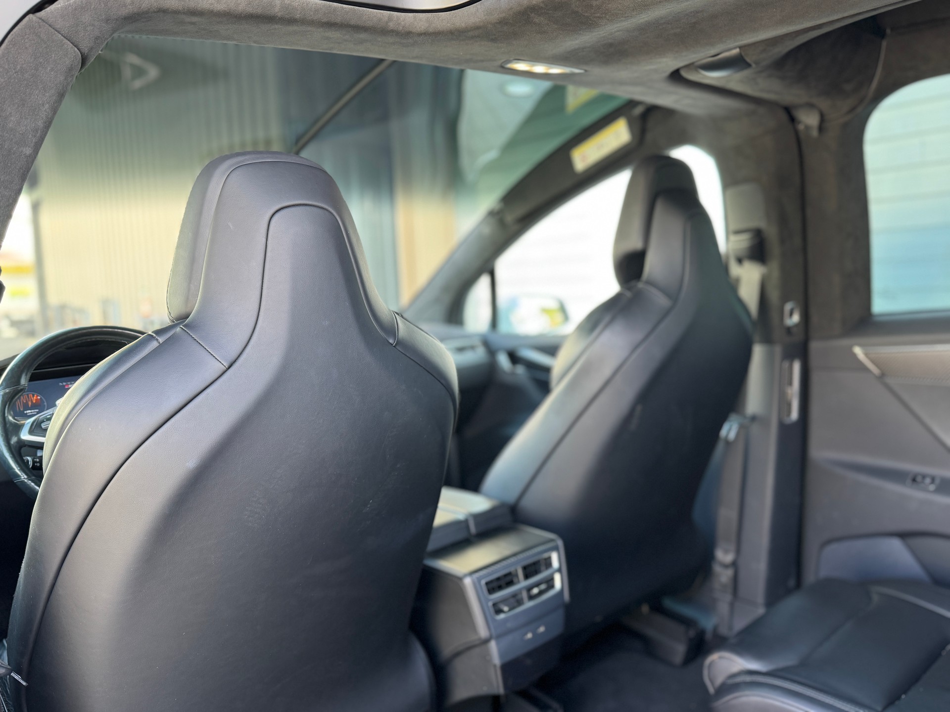 TESLA Model X 100 D Performance-image-17