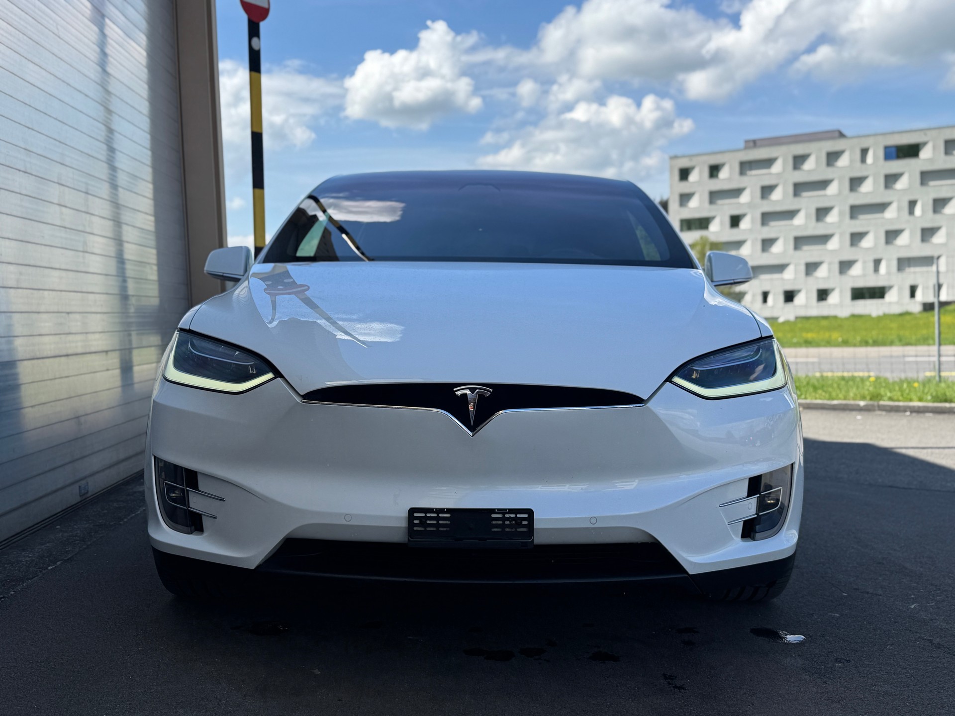 TESLA Model X 100 D Performance-showroom-element-1