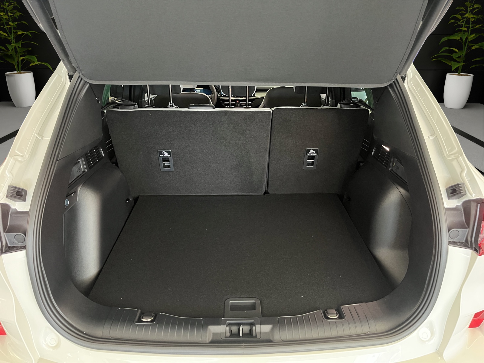 FORD Kuga 2.5 FHEV Sound Edition 4WD-image-10