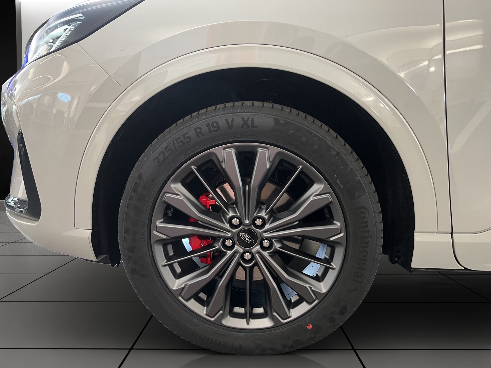 FORD Kuga 2.5 FHEV Sound Edition 4WD-image-6