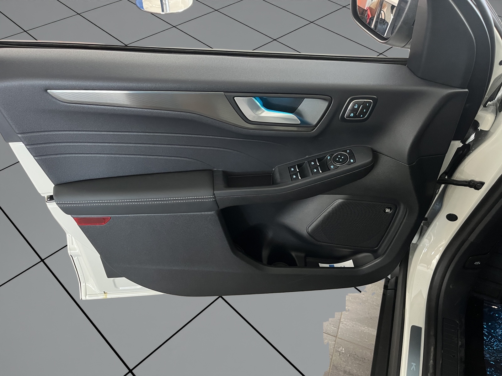 FORD Kuga 2.5 FHEV Sound Edition 4WD-image-5