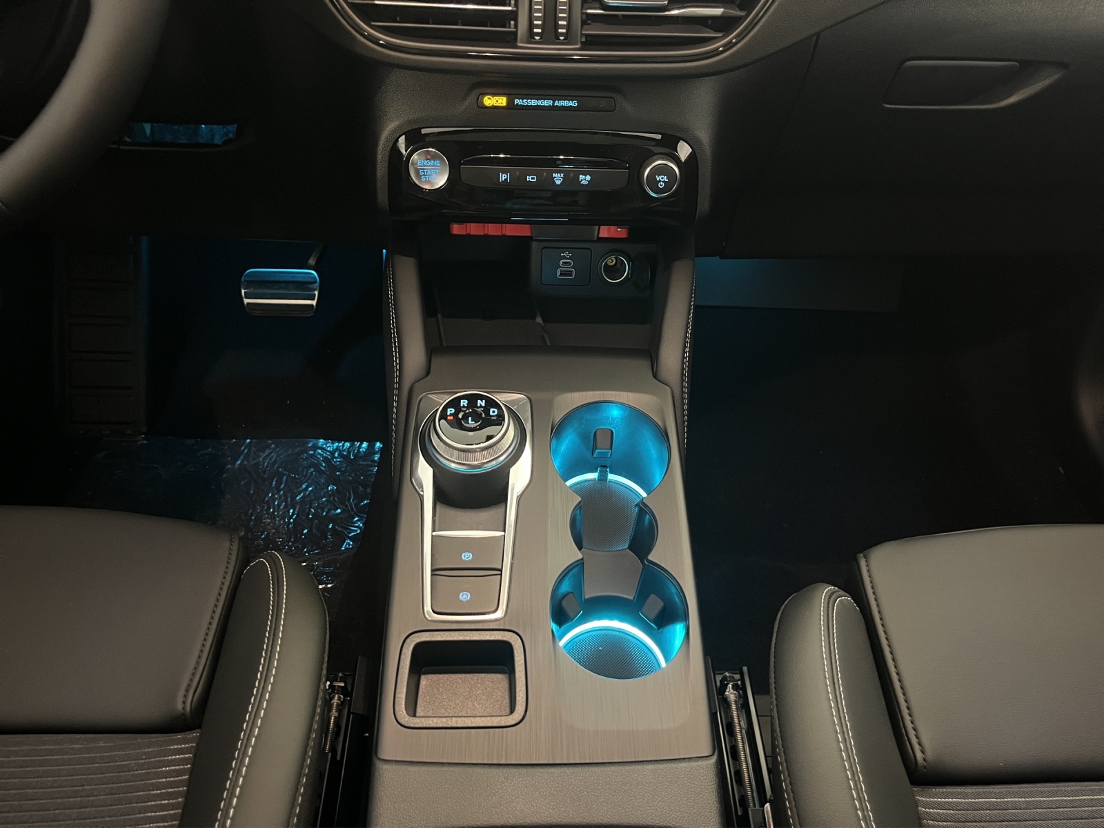 FORD Kuga 2.5 FHEV Sound Edition 4WD-image-14