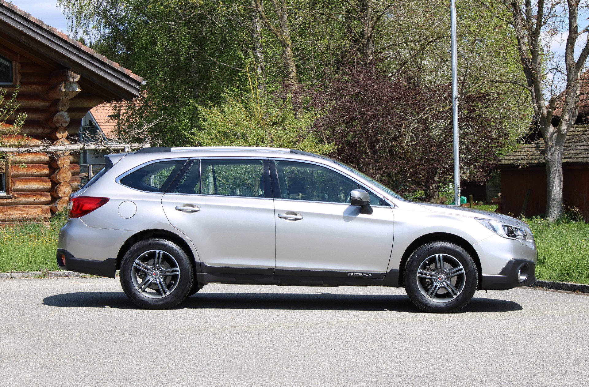 SUBARU Outback 2.5i Swiss AWD Lineartronic-image-5