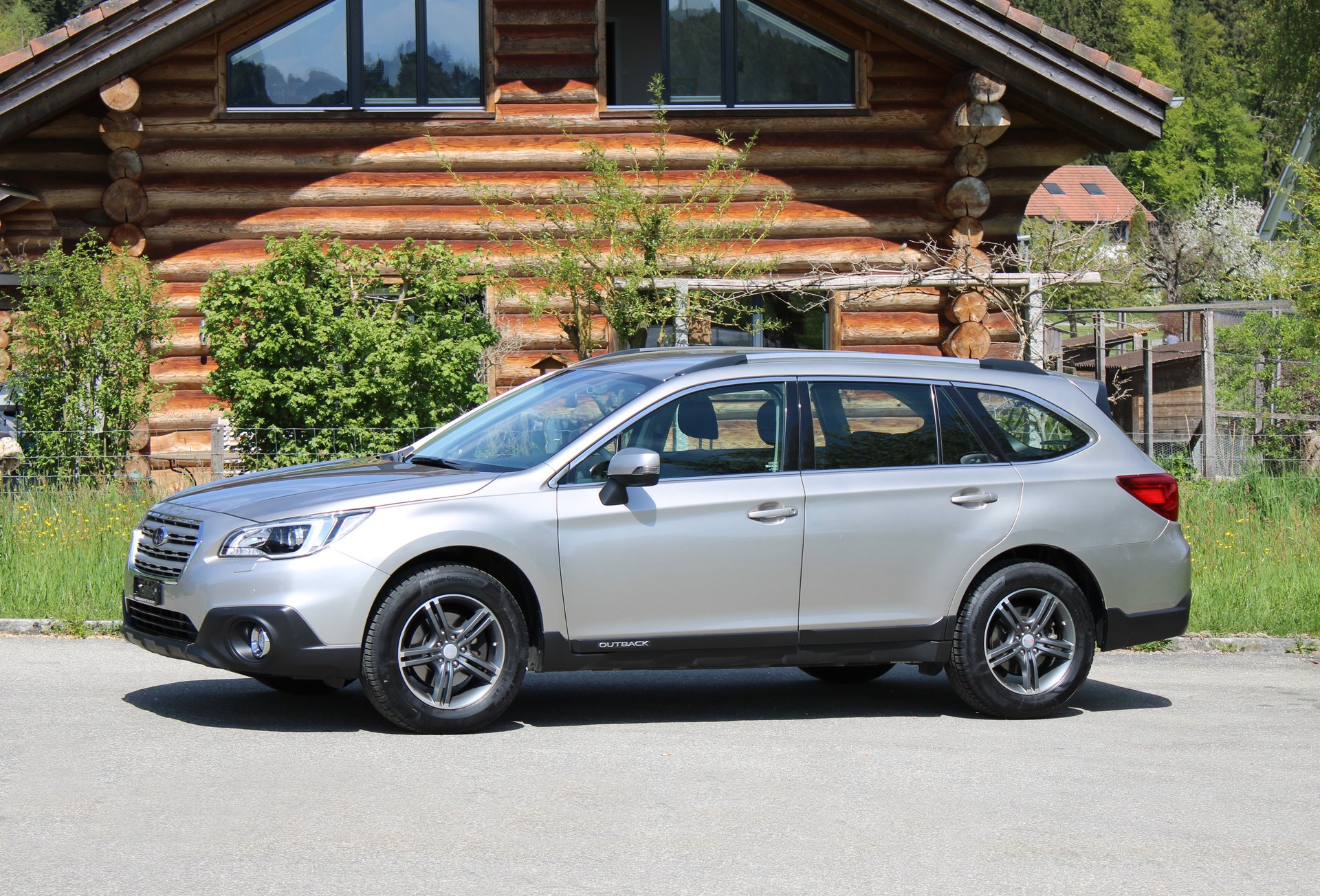 SUBARU Outback 2.5i Swiss AWD Lineartronic
