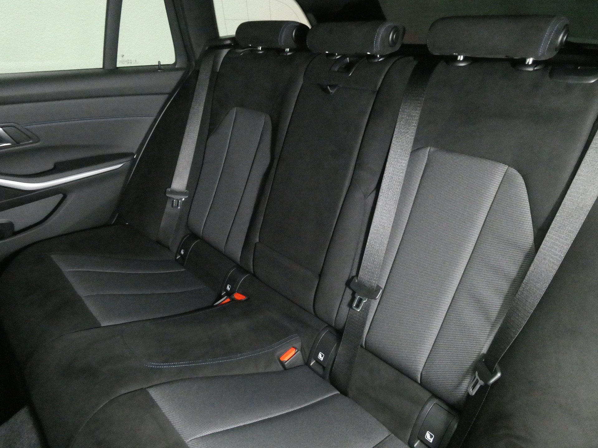 BMW 330i Touring xDrive Steptronic M Sport - Live Cockpit - Navi - Kamera - 245 PS-image-10
