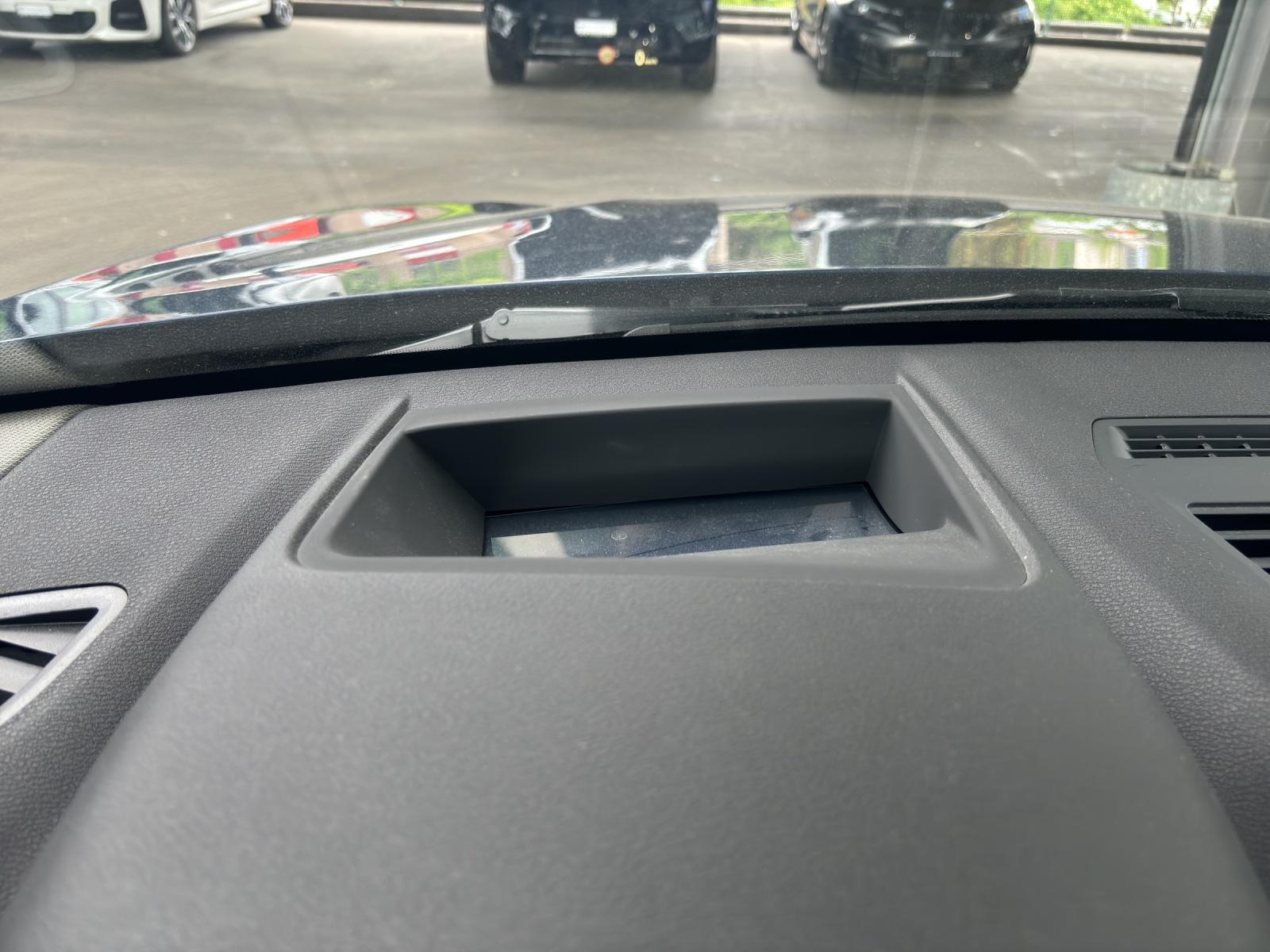 BMW X1 20i xDrive SAG-image-13