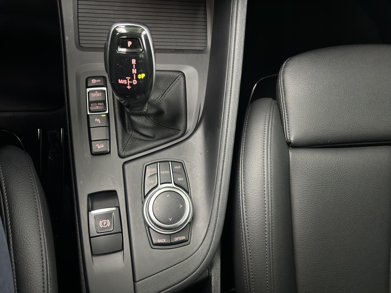 BMW X1 20i xDrive SAG-image-7