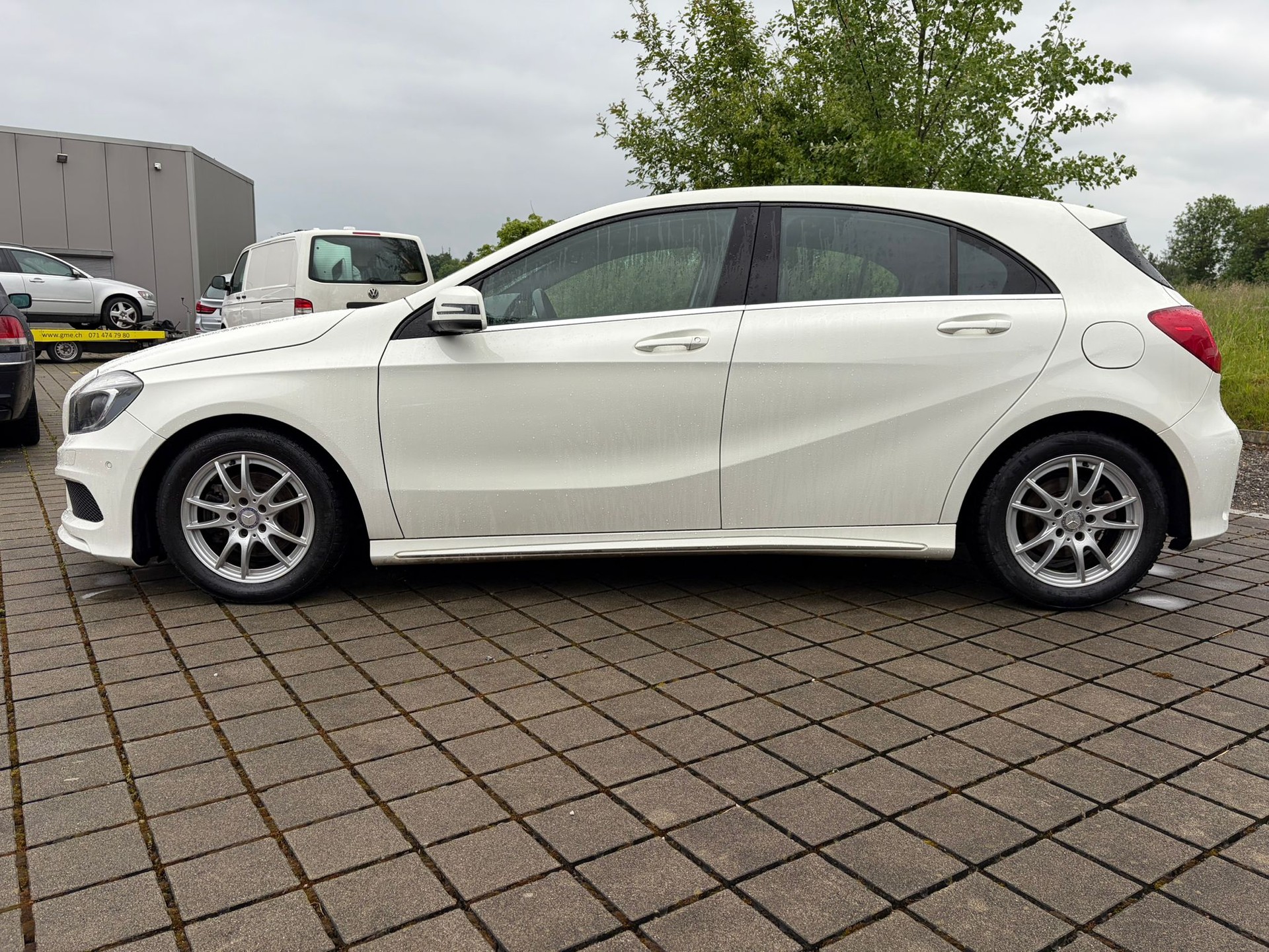 MERCEDES-BENZ A 180 AMG Line-image-3