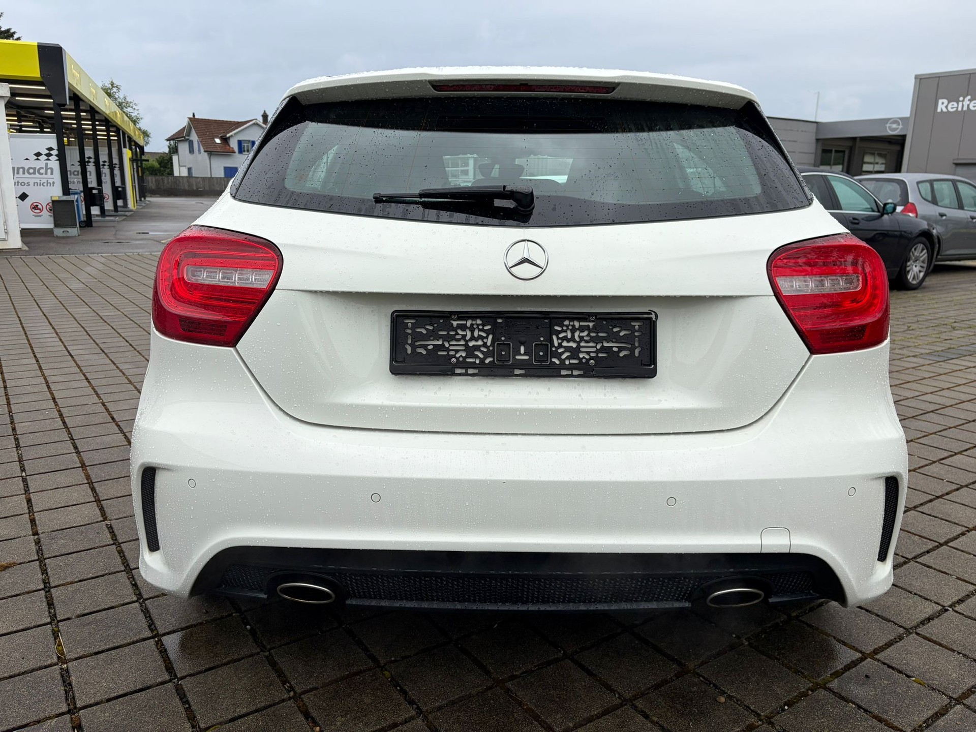 MERCEDES-BENZ A 180 AMG Line-image-5
