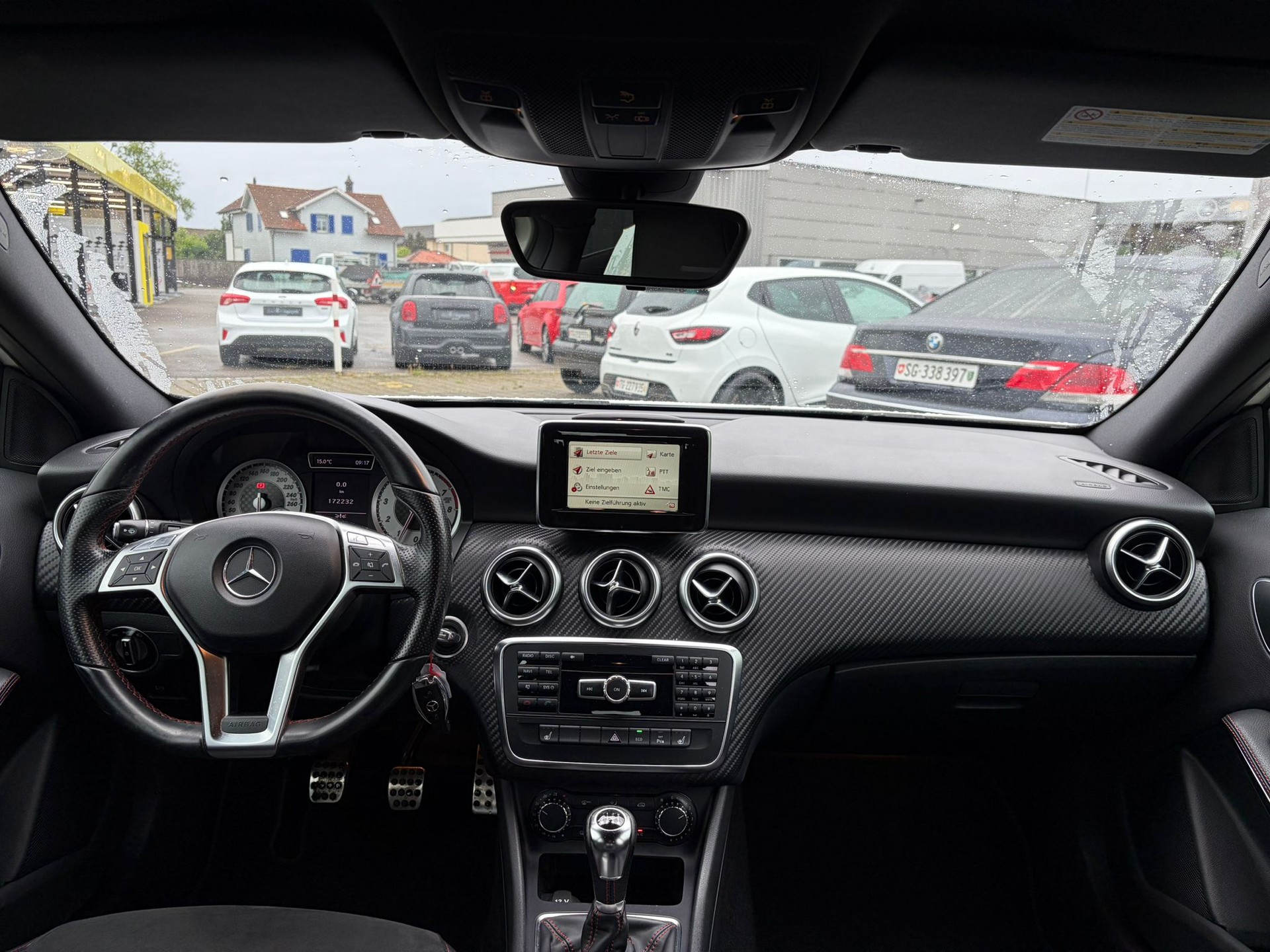 MERCEDES-BENZ A 180 AMG Line-image-12