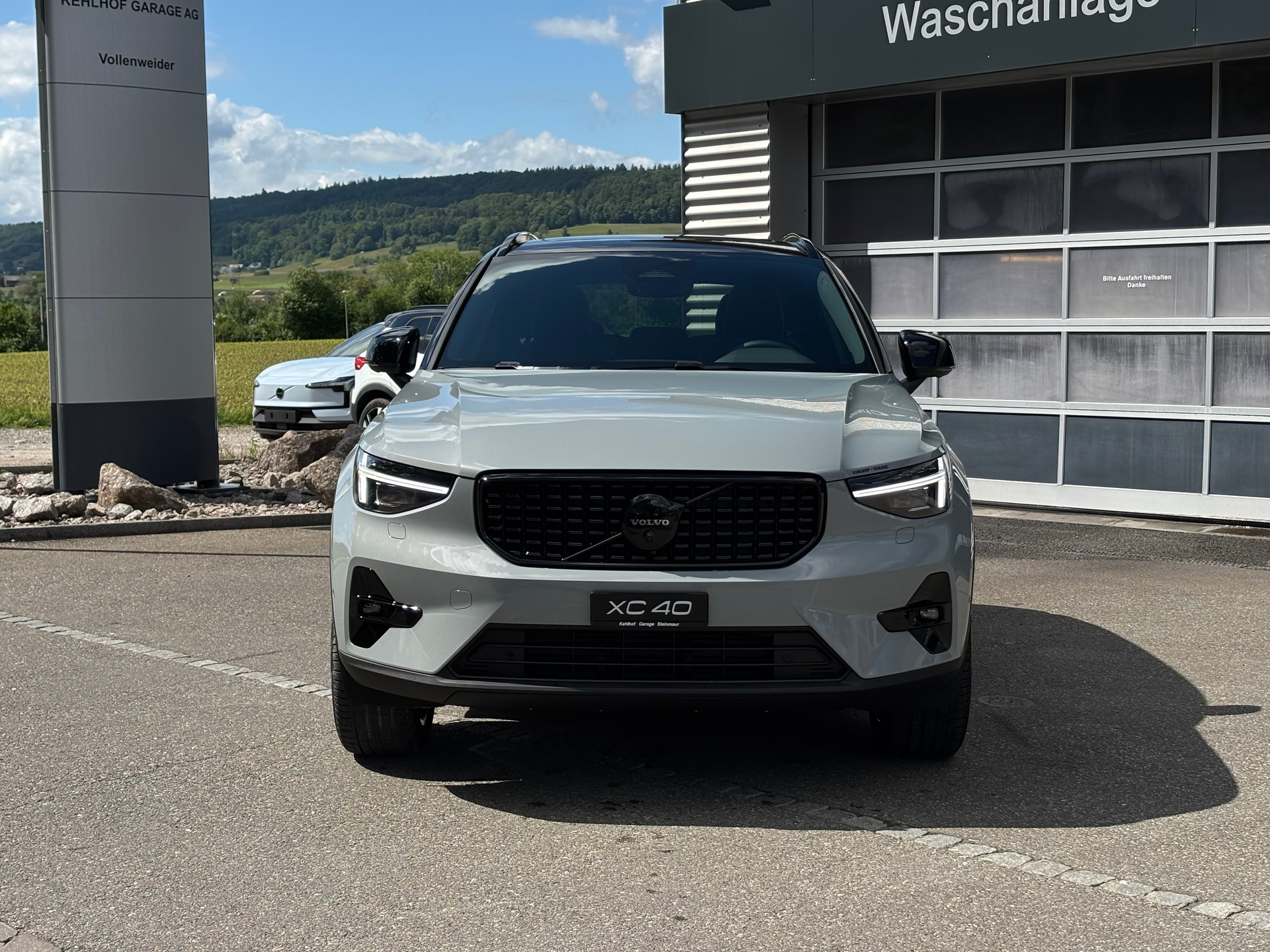 VOLVO XC40 2.0 B4 MH Black Edition-image-7
