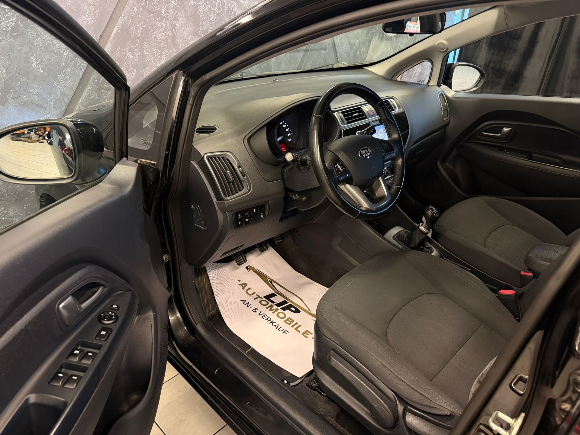 KIA Rio 1.4 CVVT Trend-image-10