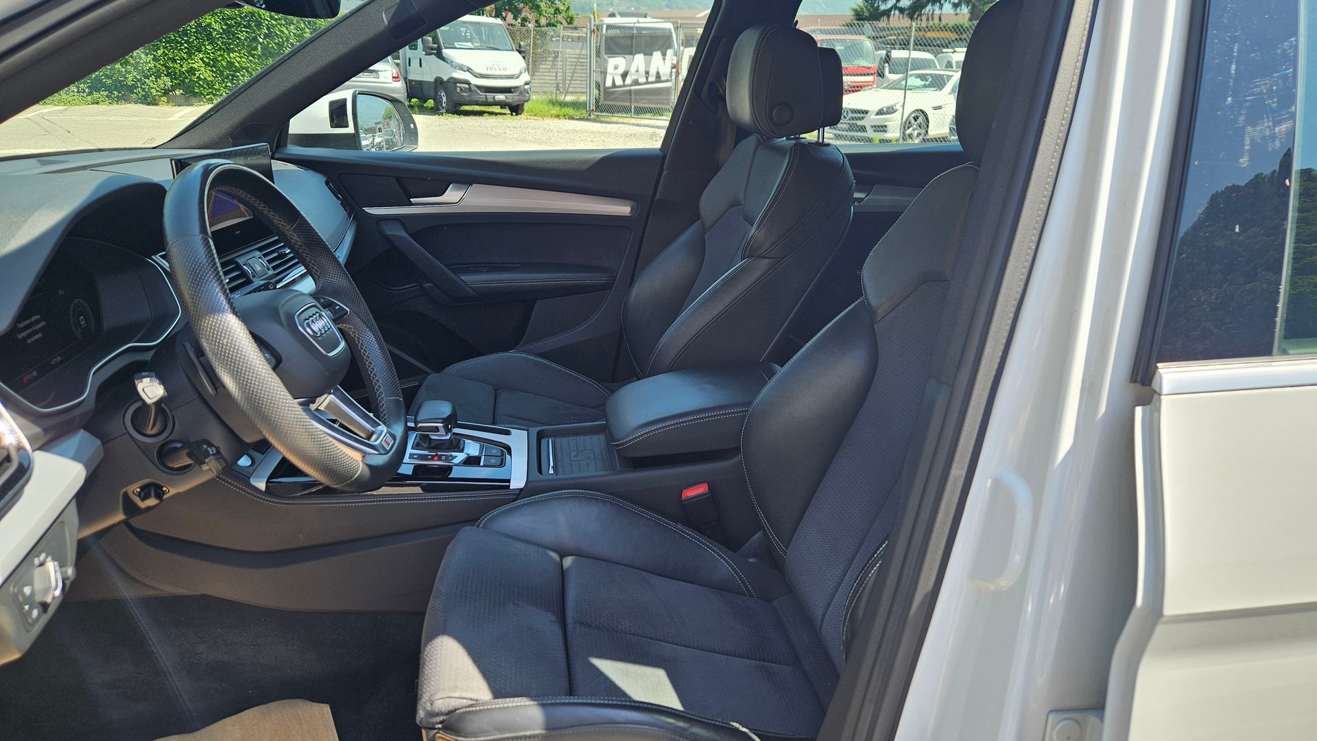 AUDI Q5 40 TDI S-line quattro S-tronic-image-7