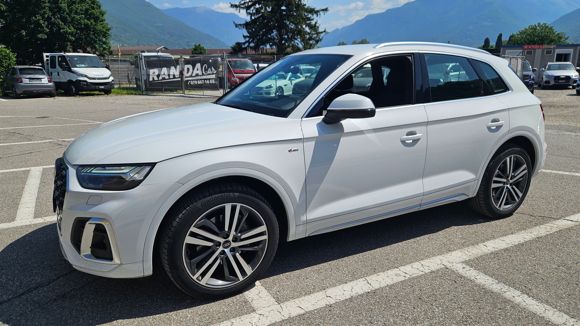 AUDI Q5 40 TDI S-line quattro S-tronic-image-2