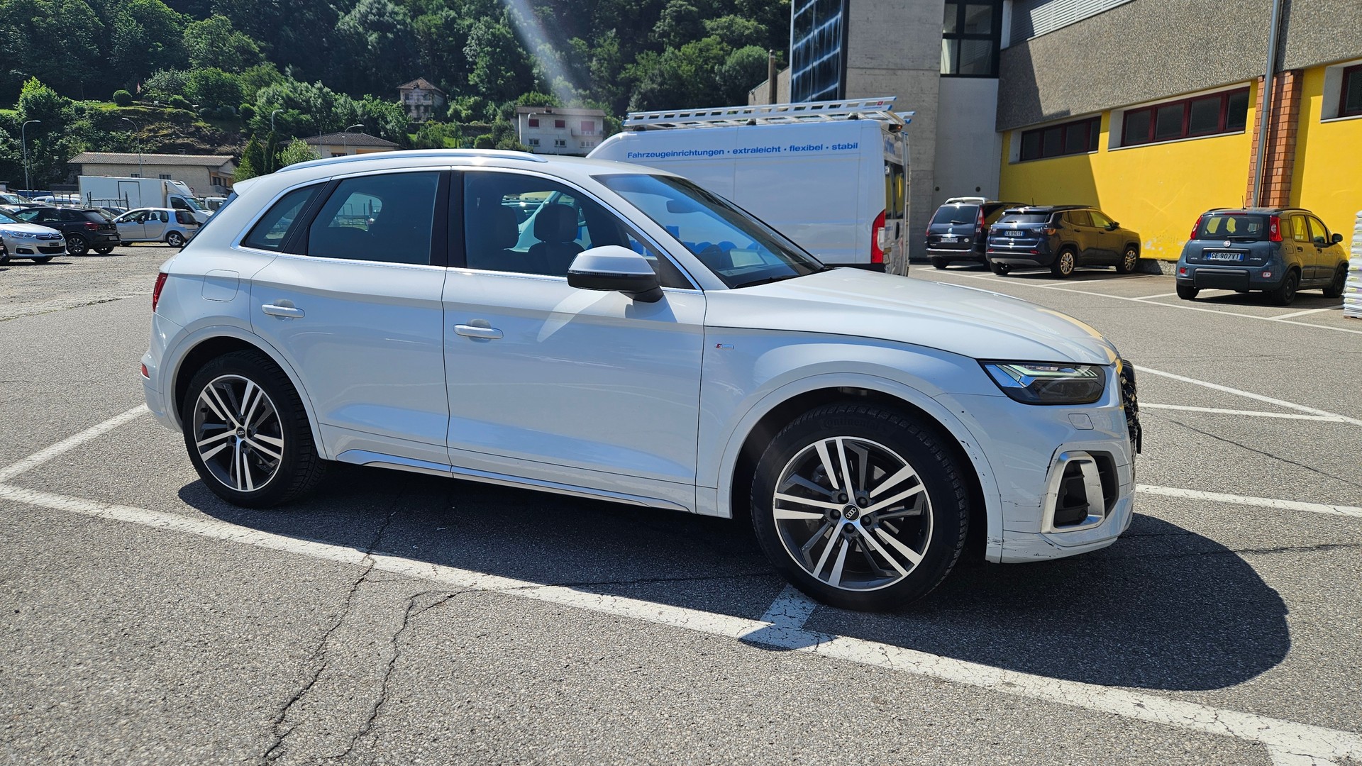 AUDI Q5 40 TDI S-line quattro S-tronic-image-3