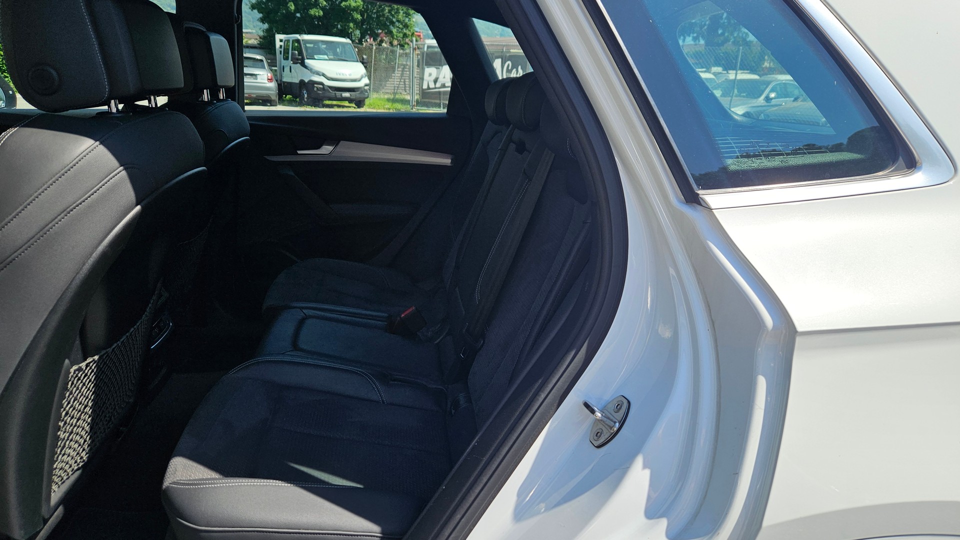 AUDI Q5 40 TDI S-line quattro S-tronic-image-8