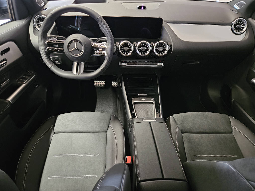 MERCEDES-BENZ GLA 220 4Matic AMG Line Special Edition-image-7
