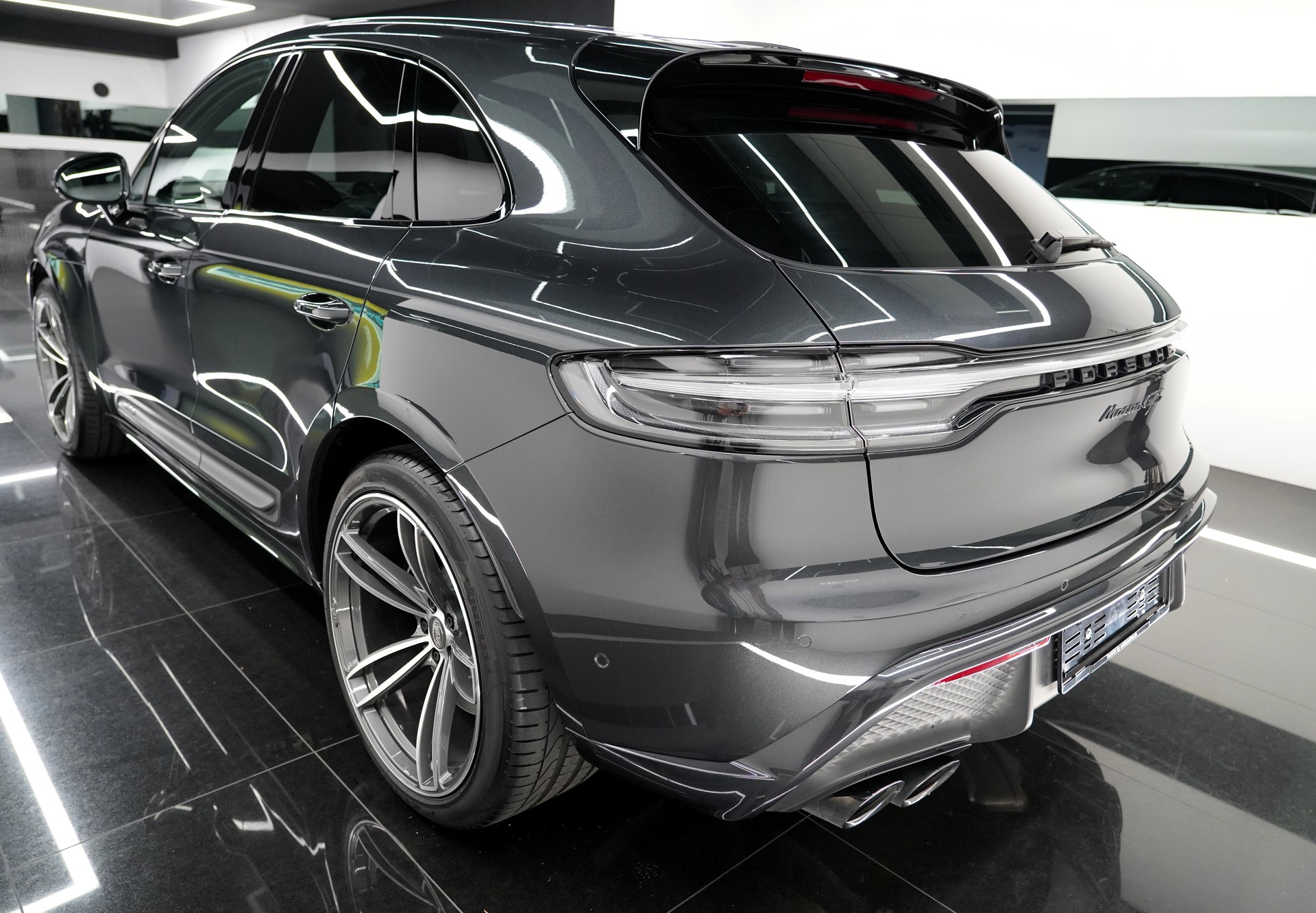 PORSCHE Macan GTS PDK-image-4