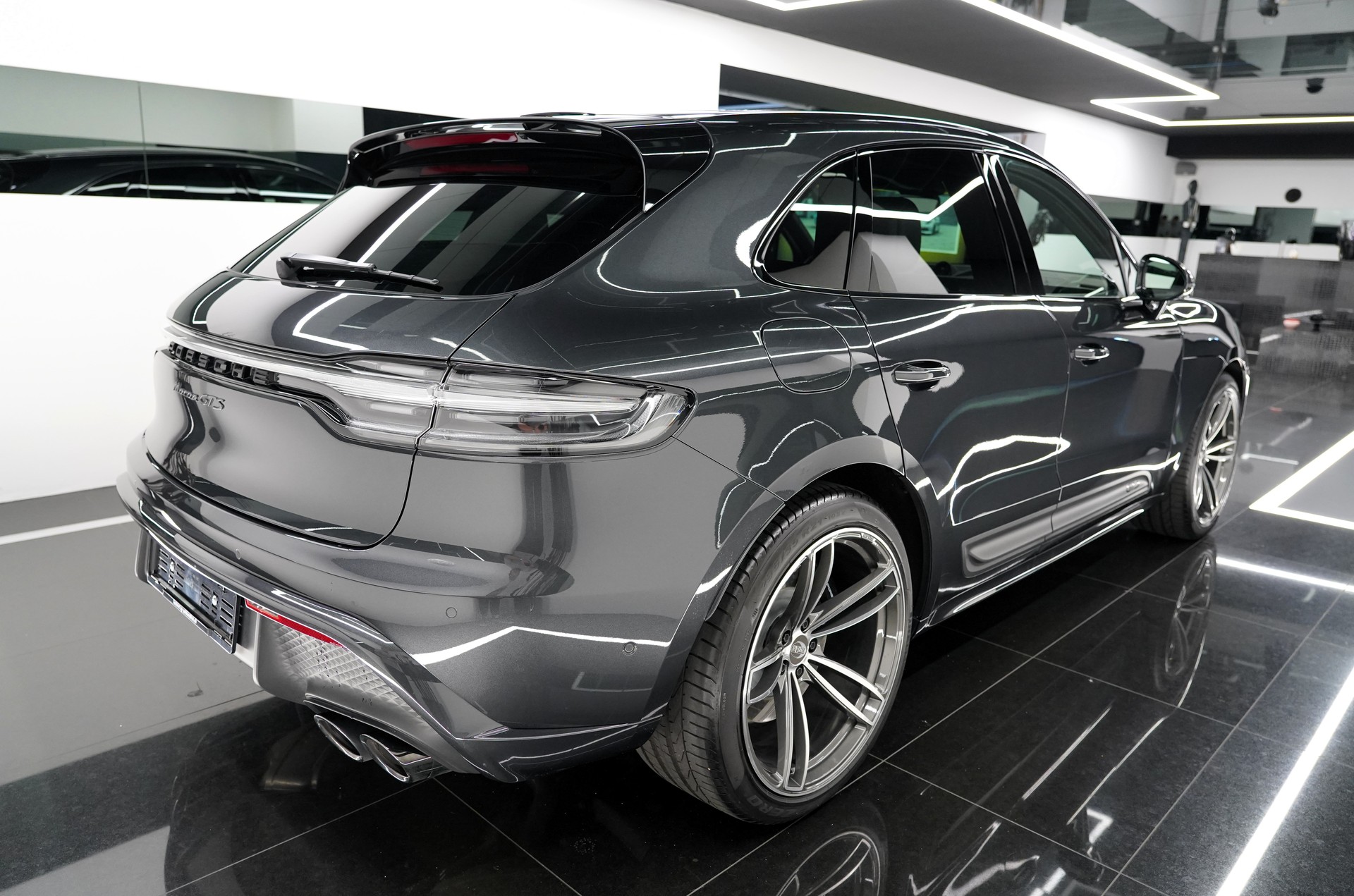 PORSCHE Macan GTS PDK-showroom-element-3