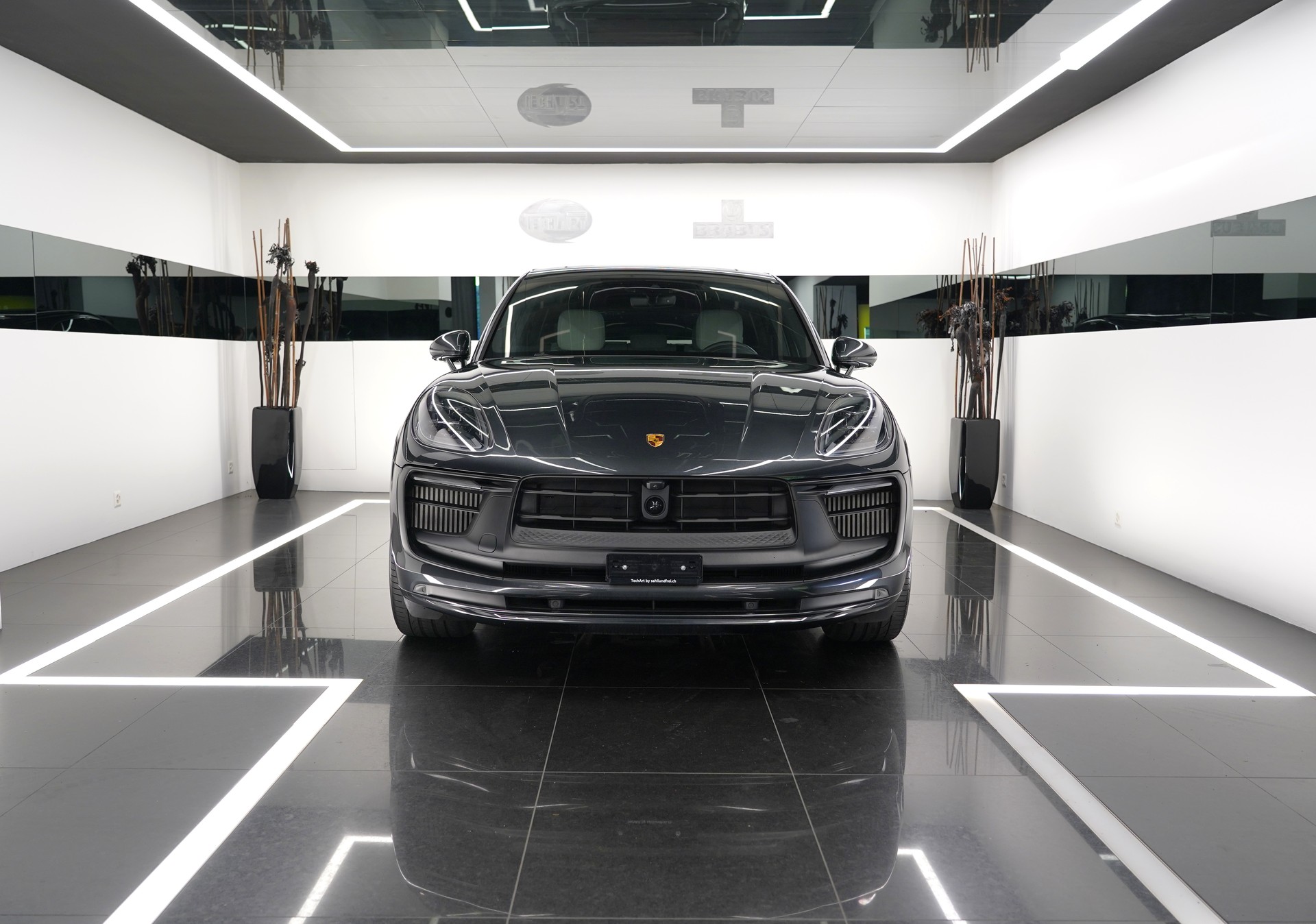 PORSCHE Macan GTS PDK-showroom-element-2