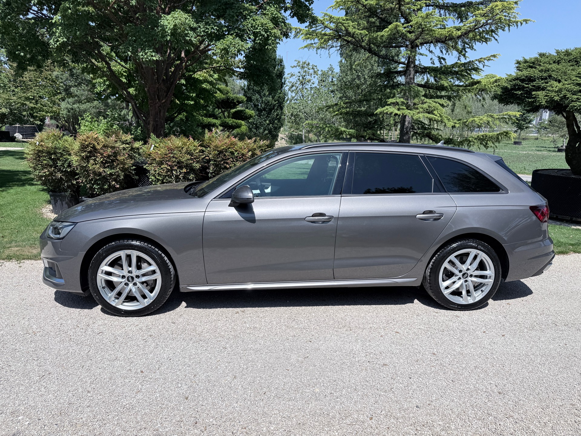 AUDI A4 Avant 45 TFSI advanced S-tronic quattro-showroom-element-1