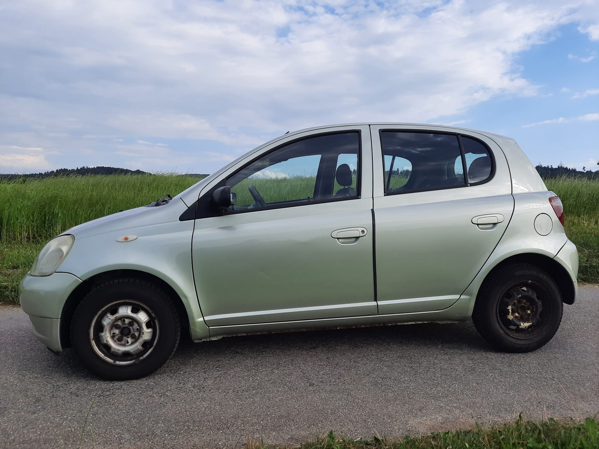 TOYOTA Yaris 1.3 Linea Luna-image-4