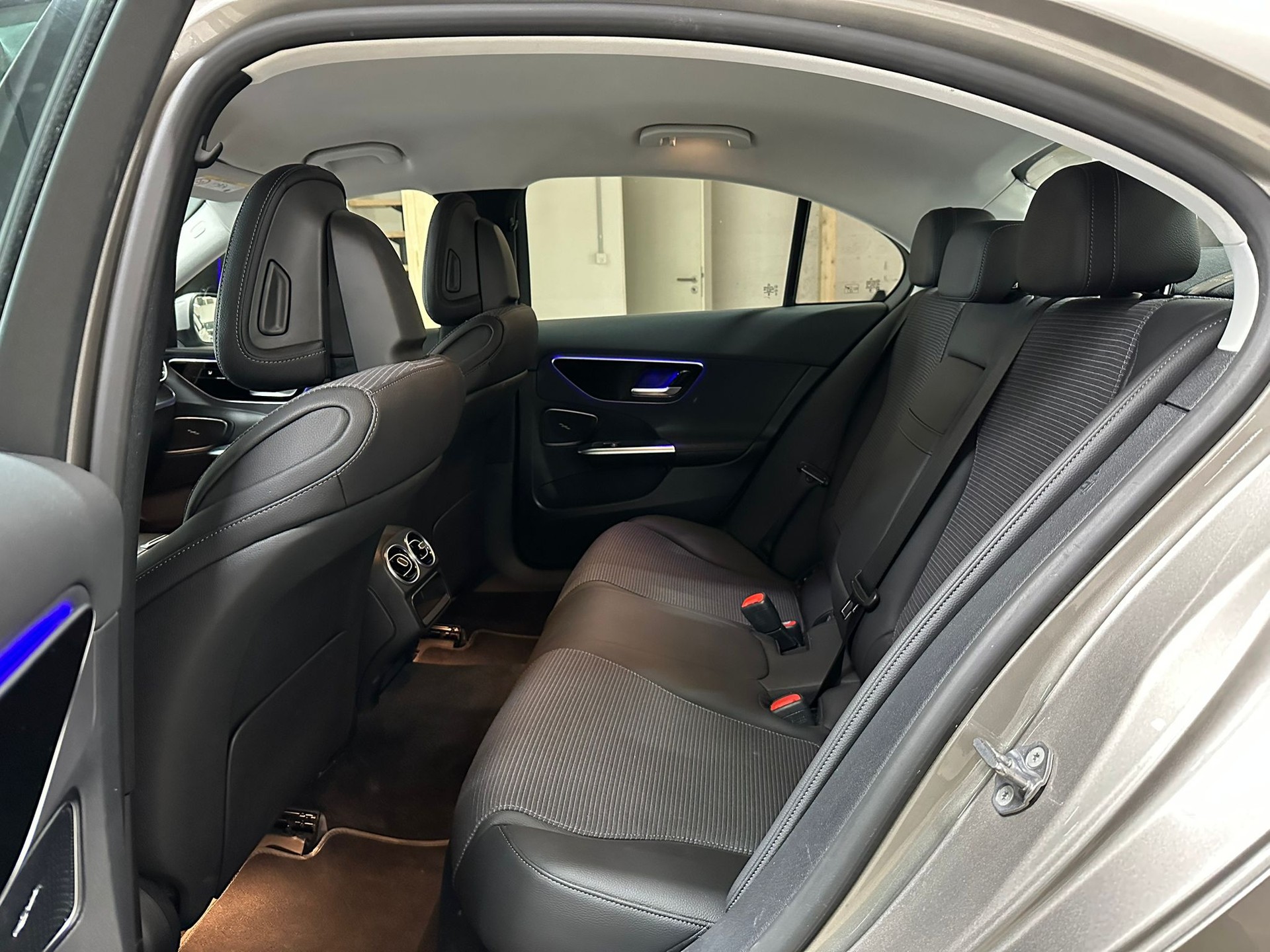 MERCEDES-BENZ C 200 4Matic Avantgarde-image-8