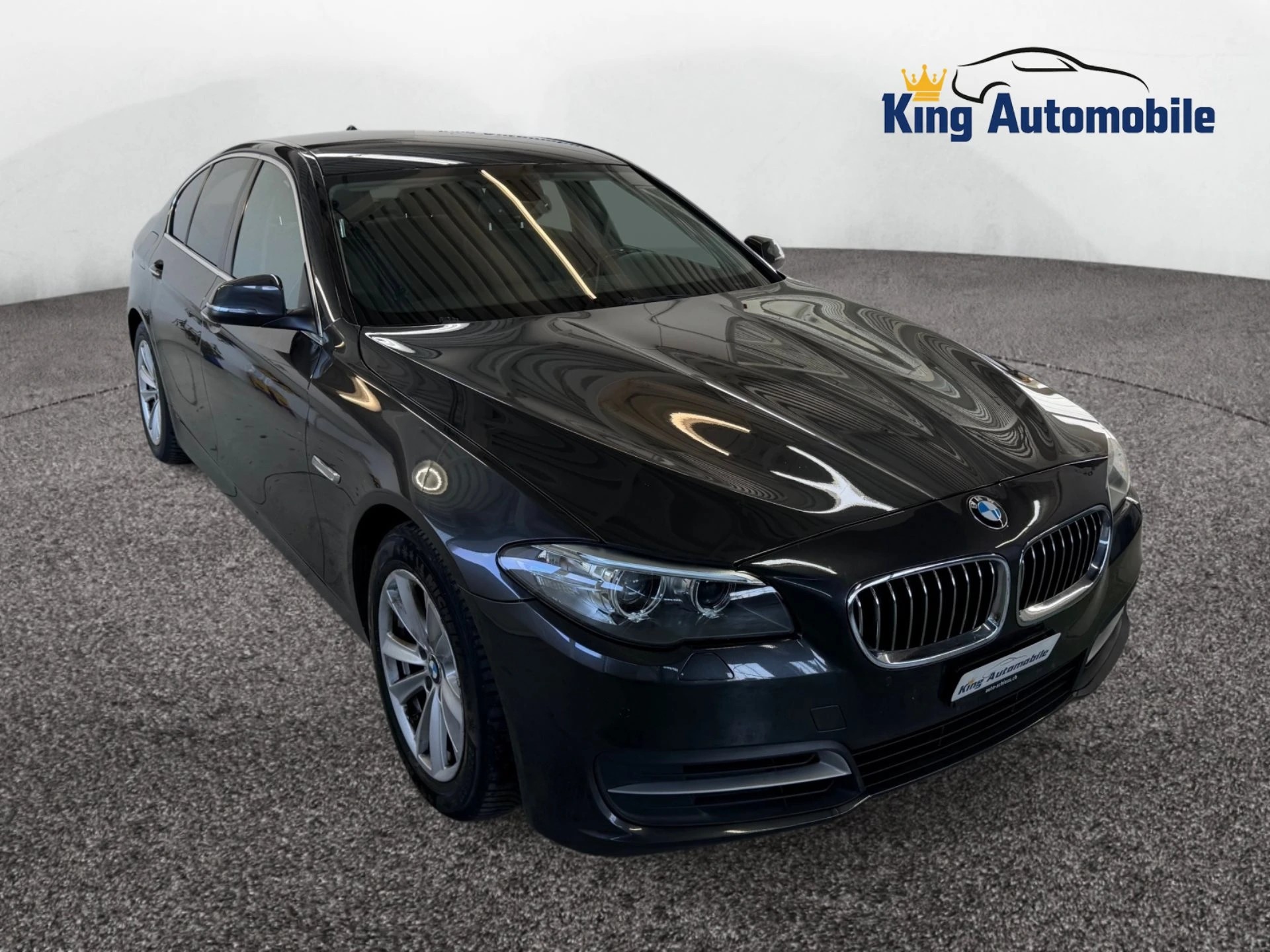 BMW 520d Steptronic | MFK 09.2025 | Leder | Navi | Sitz-Heizung-showroom-element-3