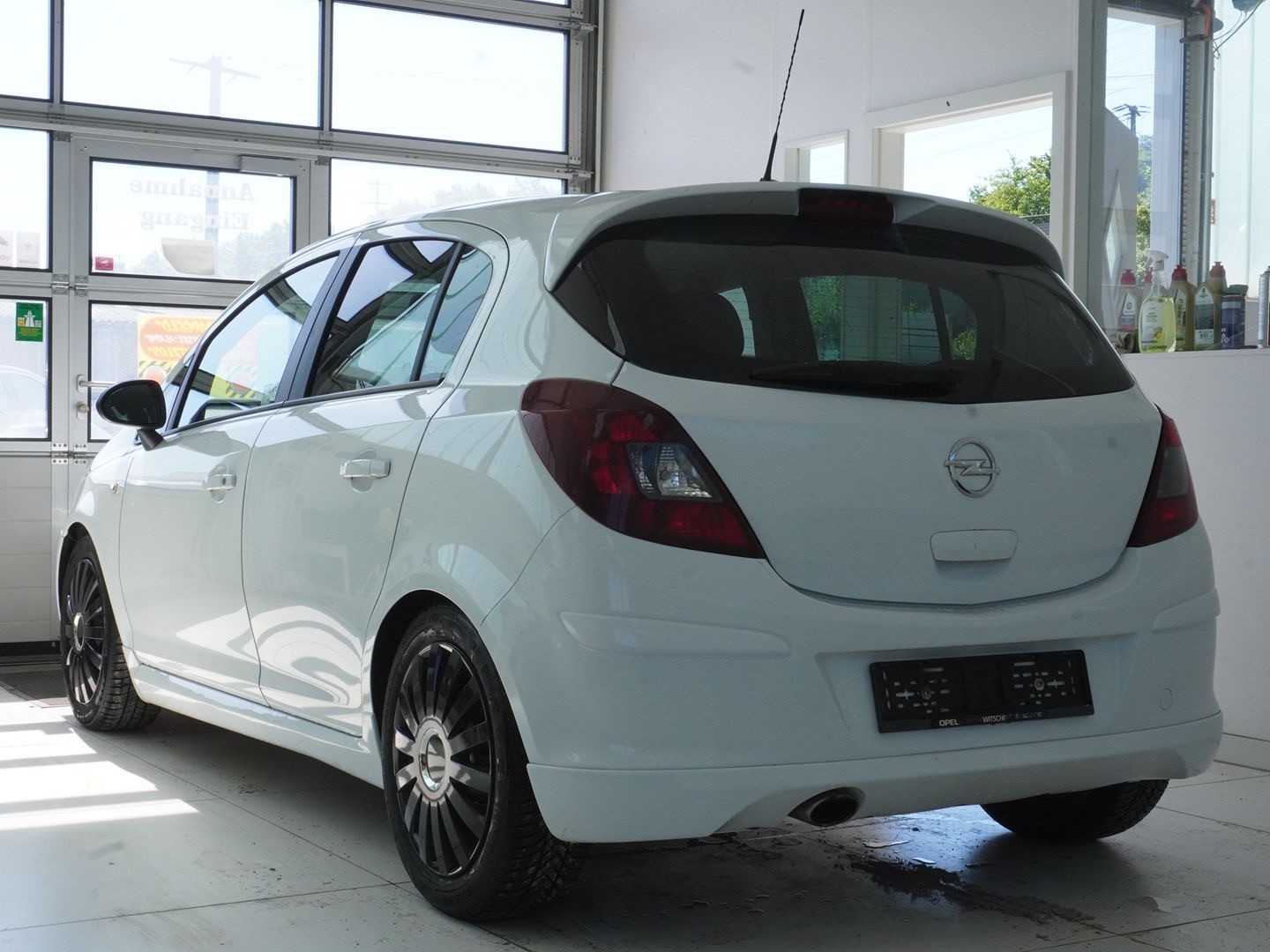 OPEL Corsa 1.6 Turbo Color Edition-image-1
