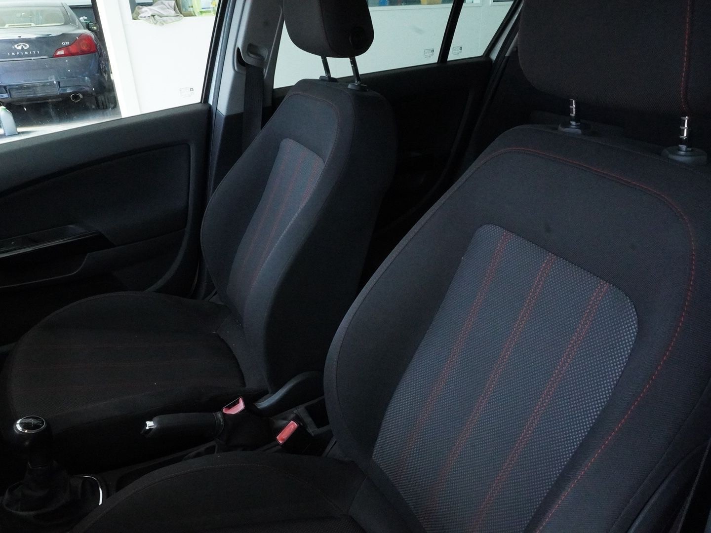 OPEL Corsa 1.6 Turbo Color Edition-image-3