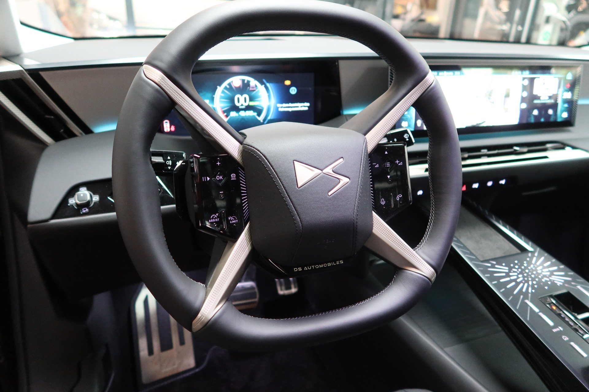 DS AUTOMOBILES DS N8 E-T 350 Etoile LR-image-7