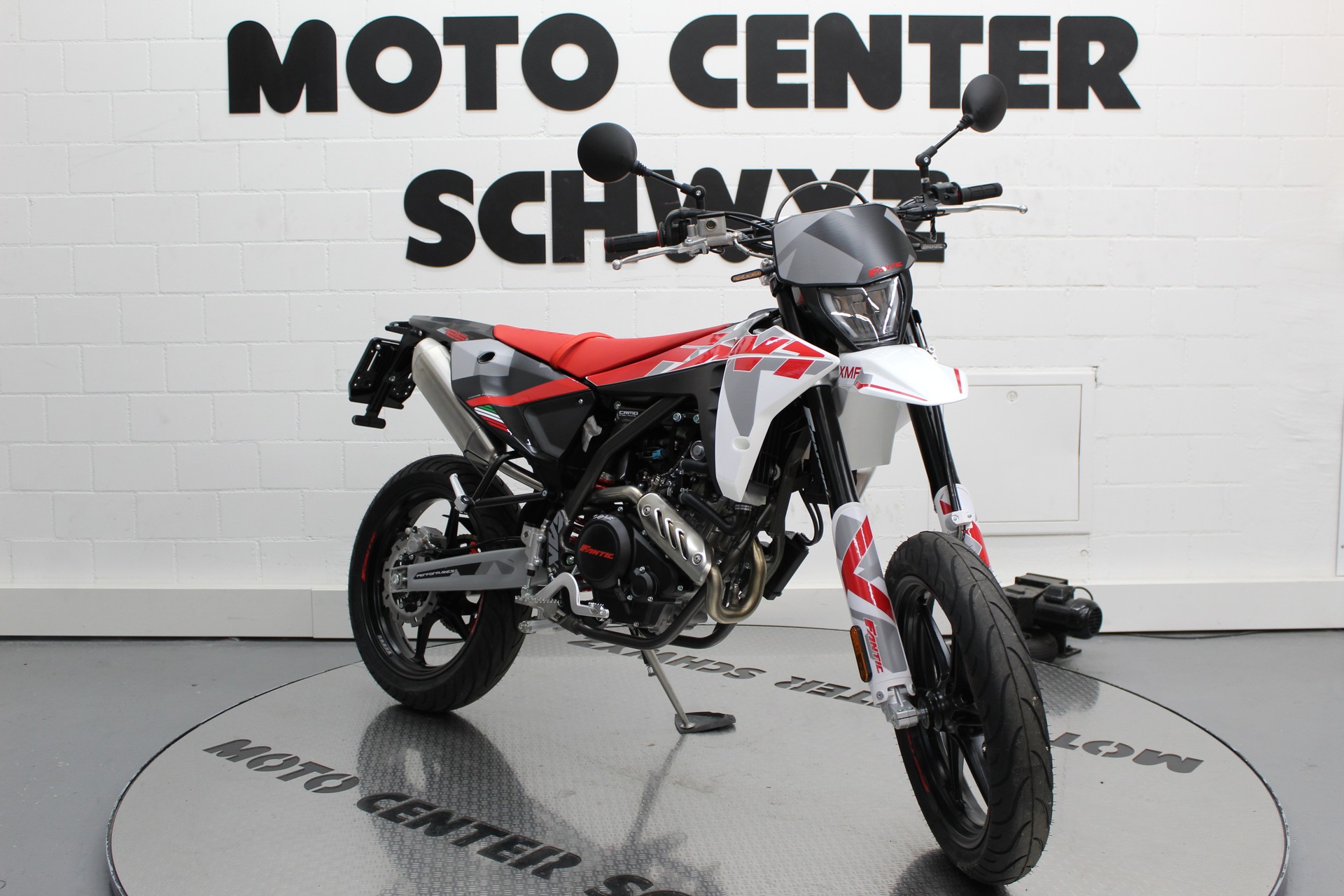 FANTIC XMF 125 PERFORMANCE-image-1