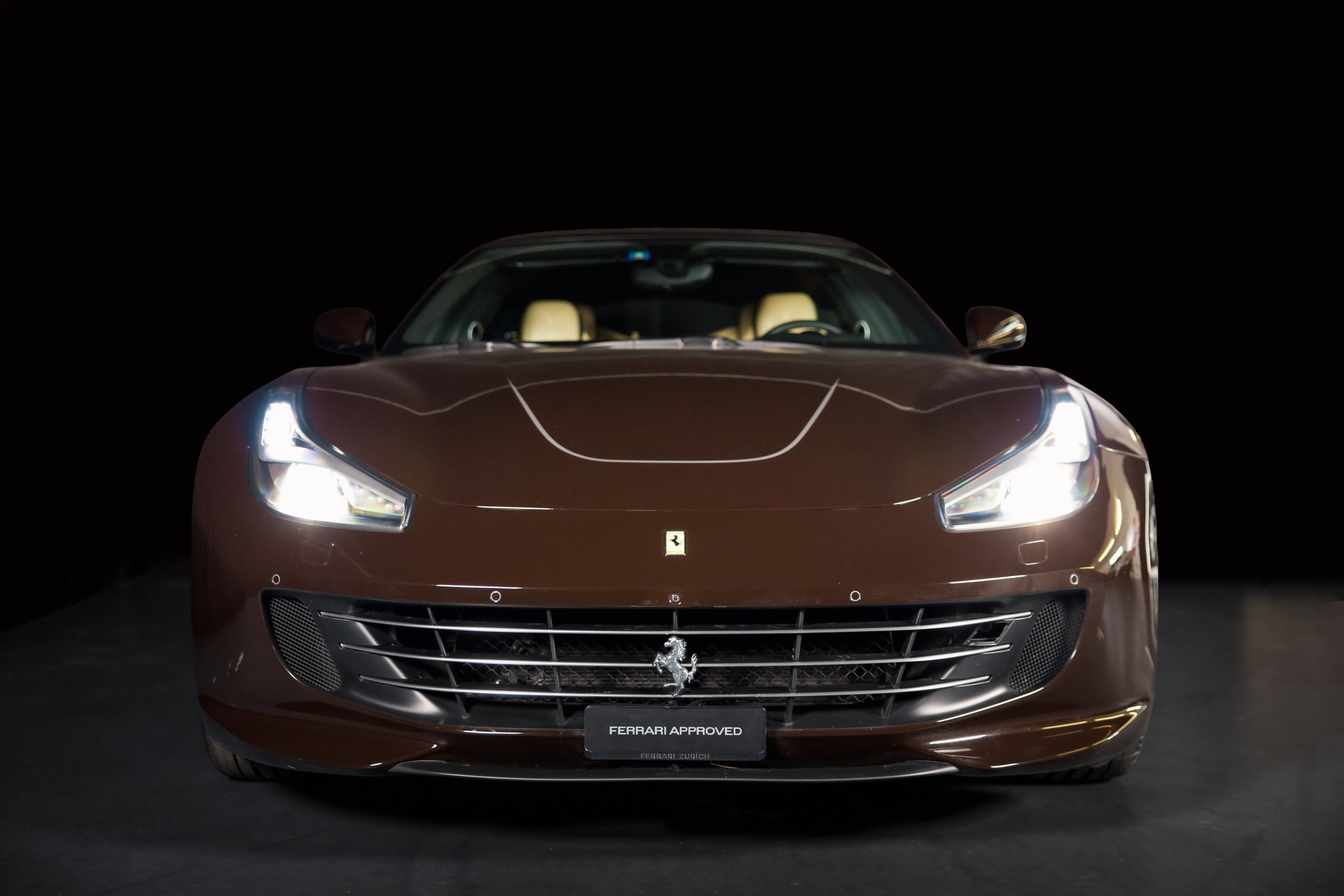 FERRARI GTC 4 Lusso Tailor Made 70 Anni Collection-showroom-element-2