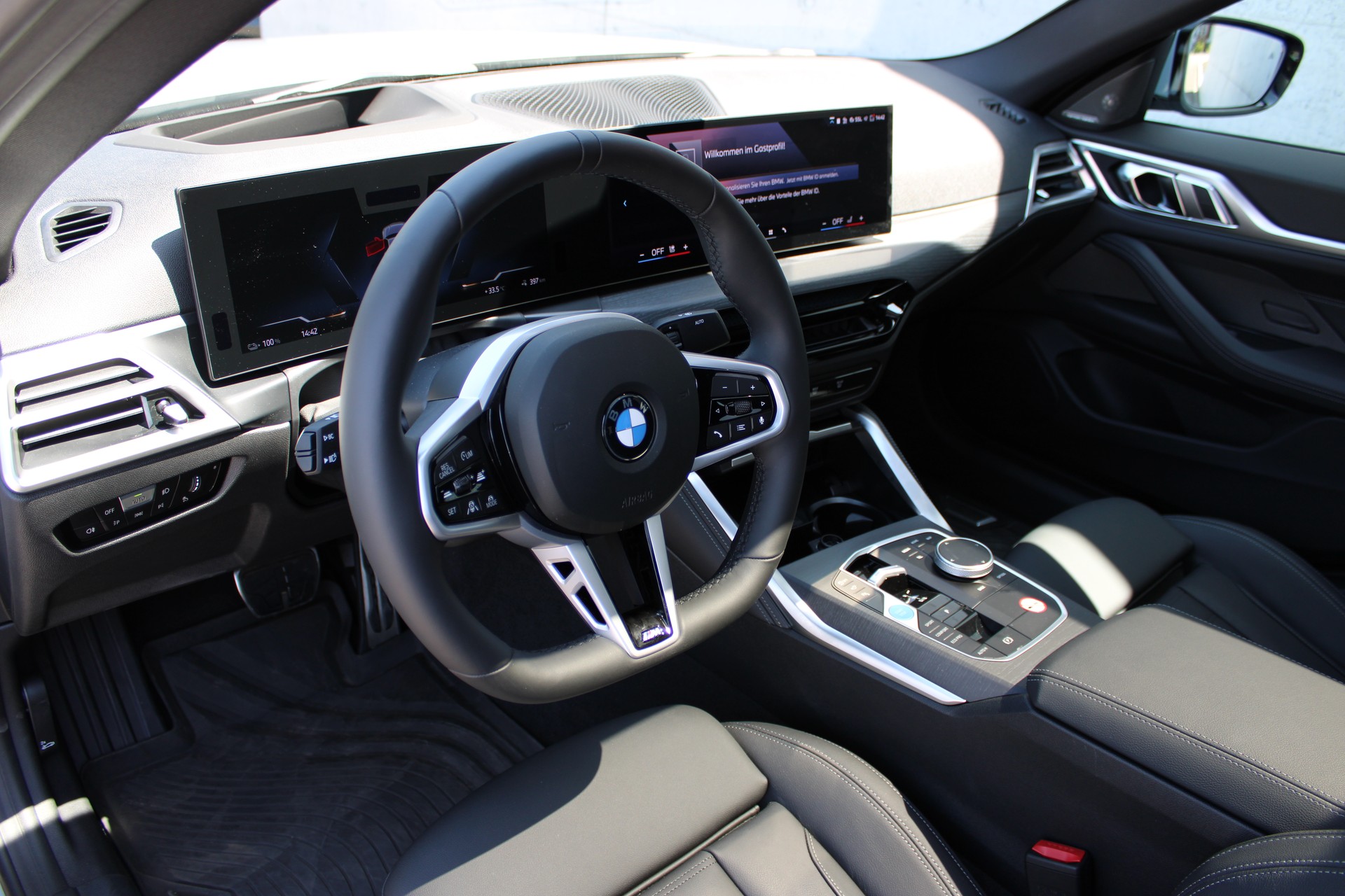 BMW i4 xDrive 40 M Sport Pro-image-10