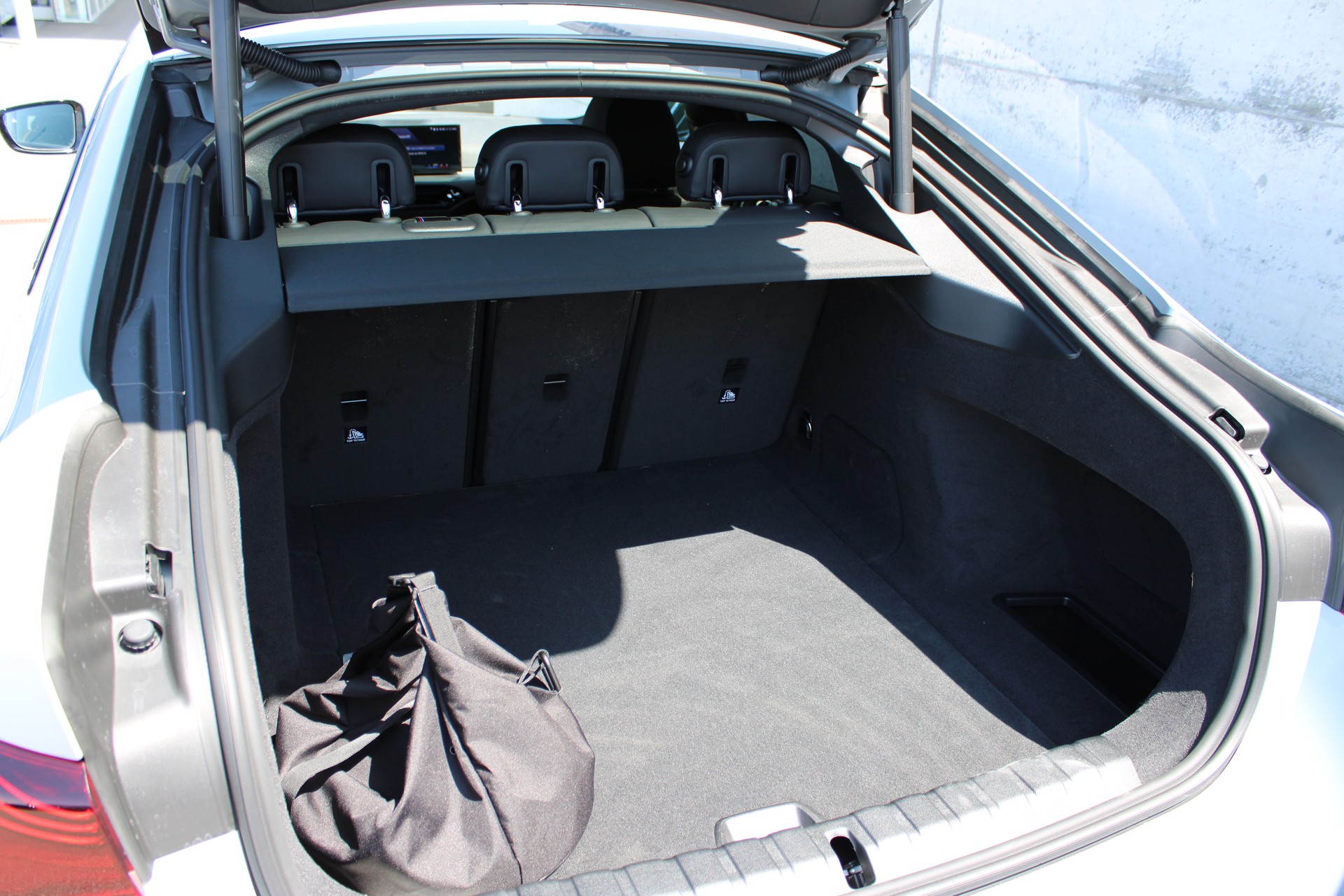 BMW i4 xDrive 40 M Sport Pro-image-8