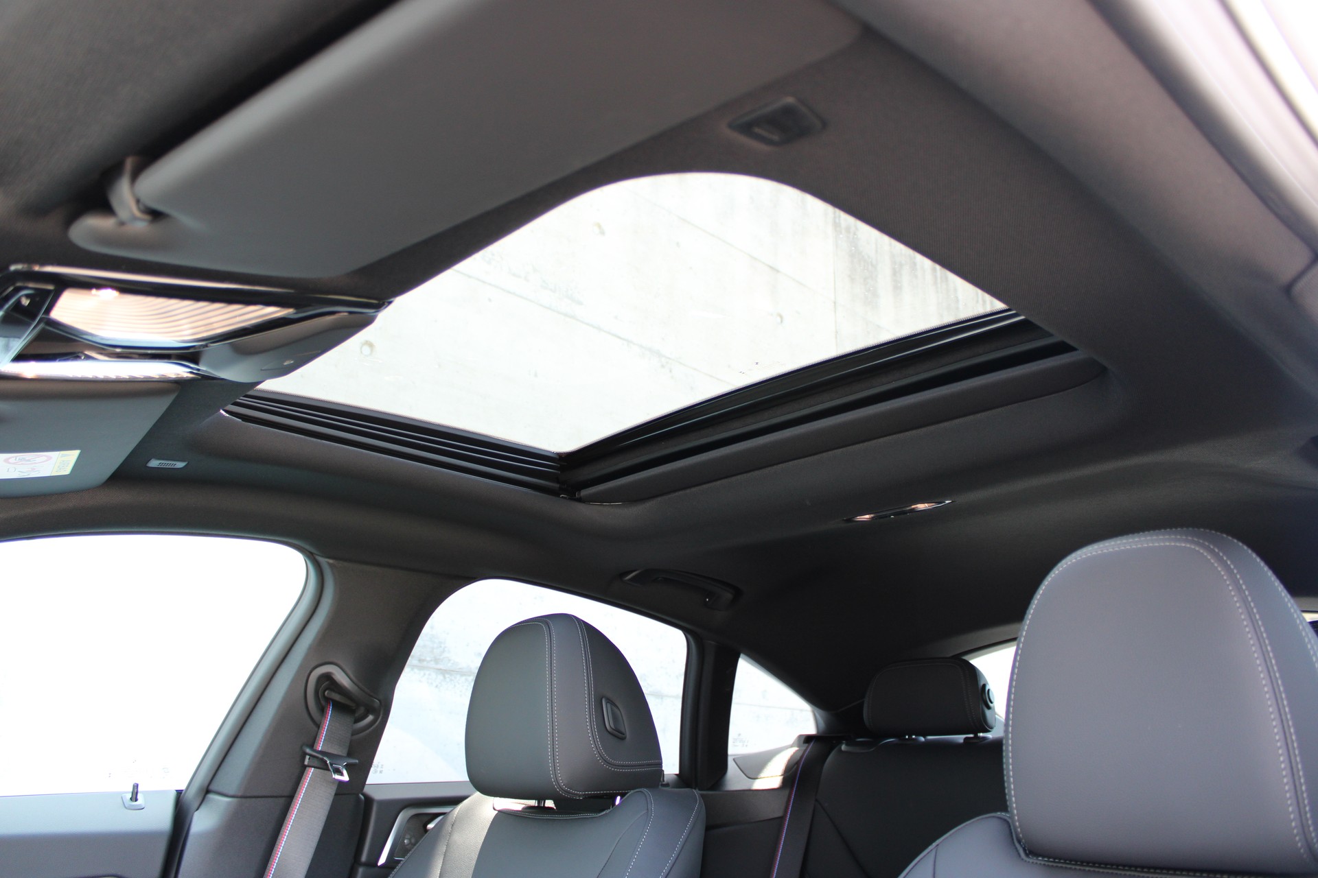 BMW i4 xDrive 40 M Sport Pro-image-9
