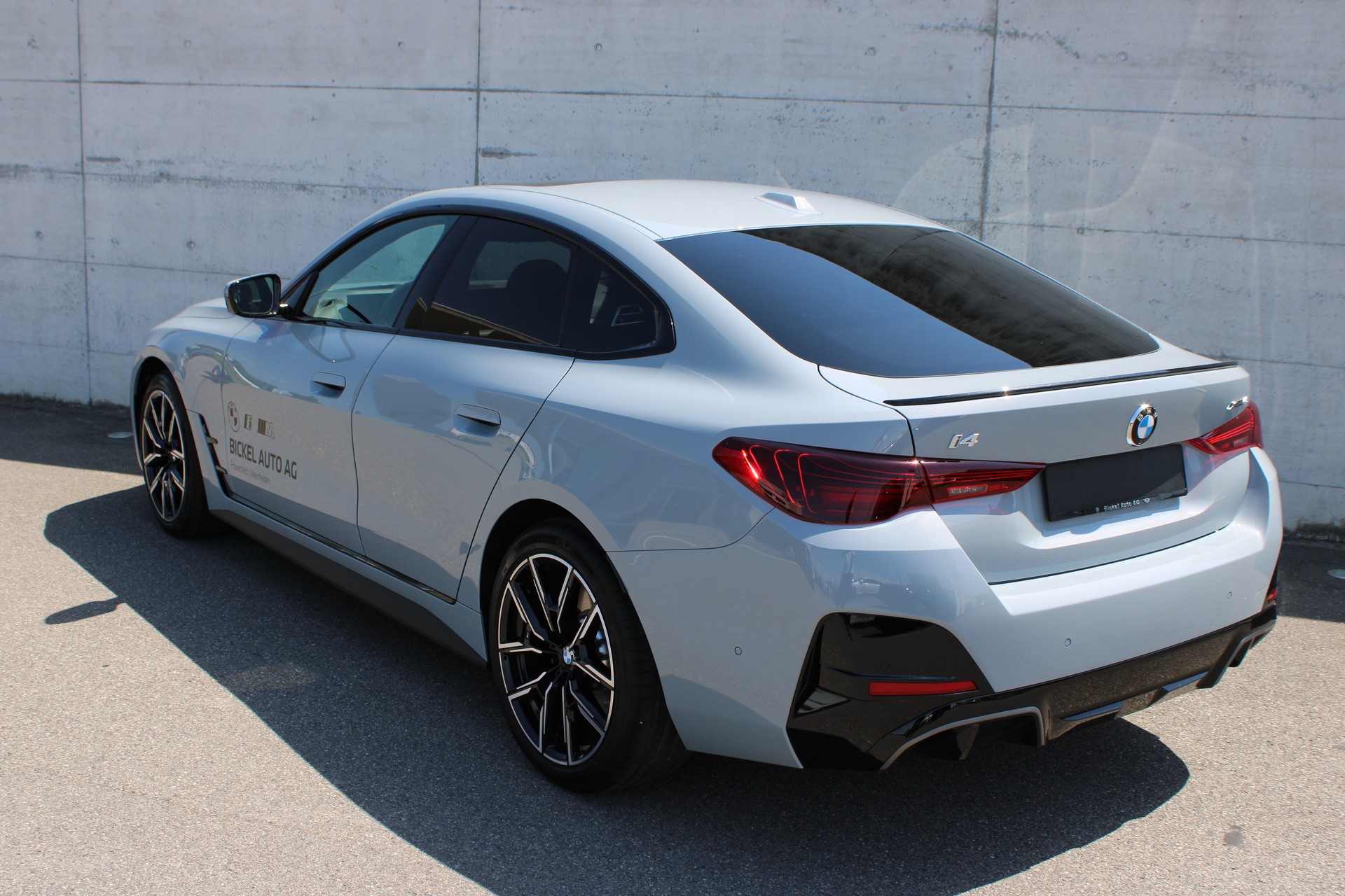 BMW i4 xDrive 40 M Sport Pro-showroom-element-3